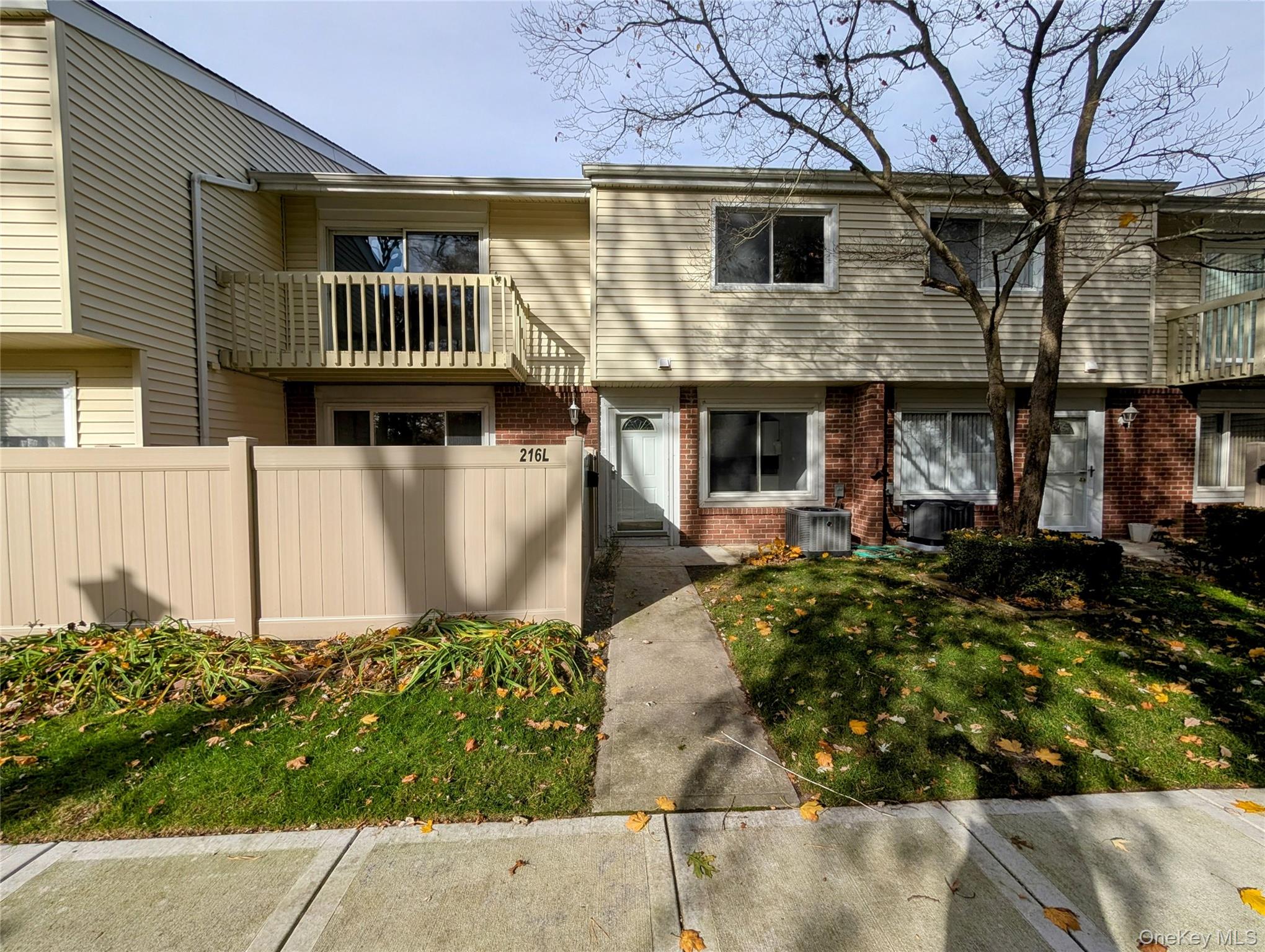 216 Springmeadow Drive Unit: L