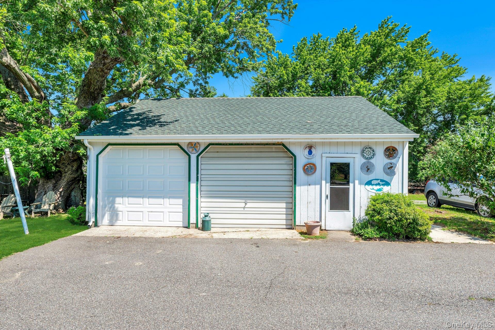 1760 Albertson Lane