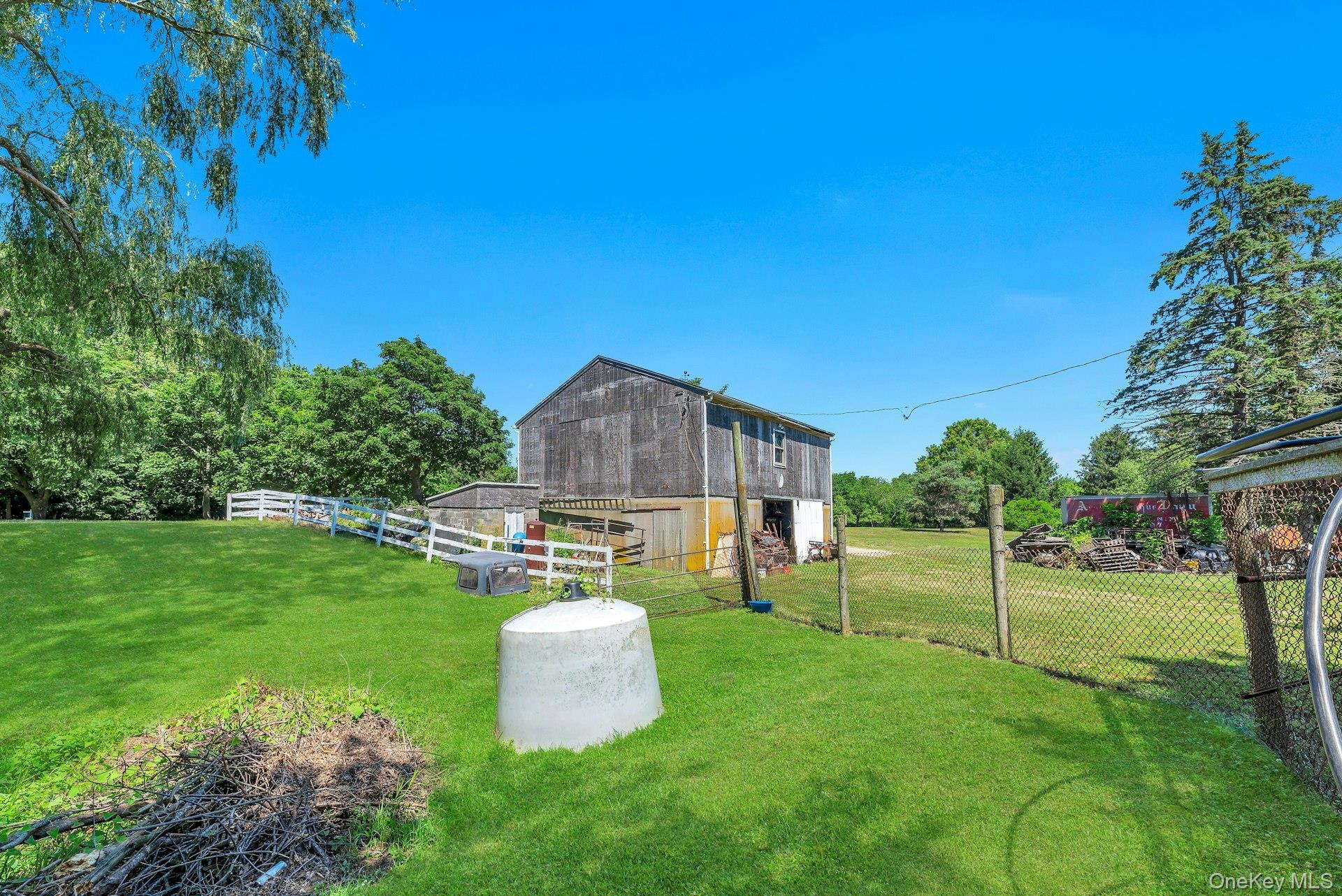 1760 Albertson Lane