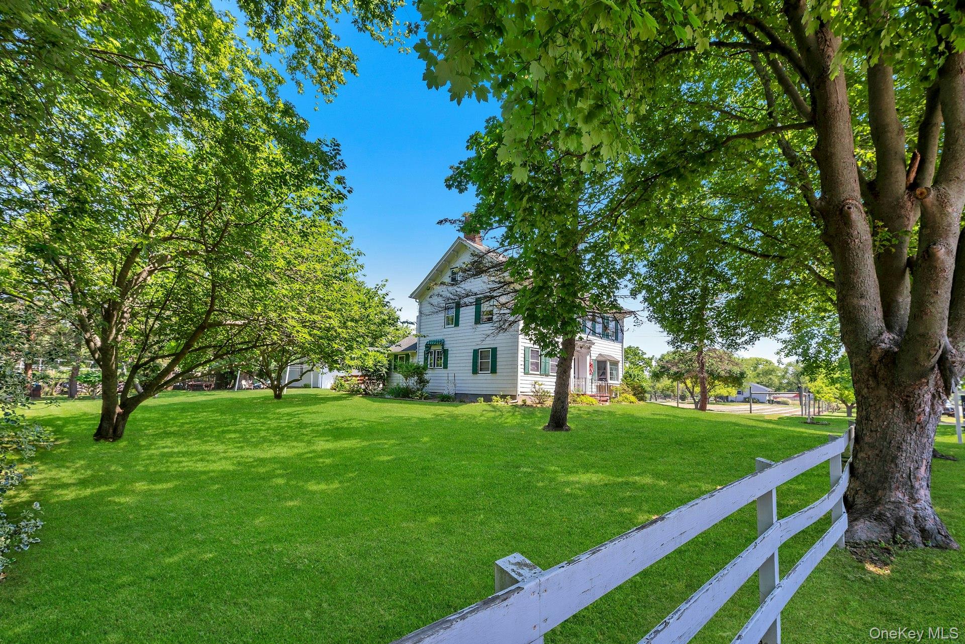 1760 Albertson Lane