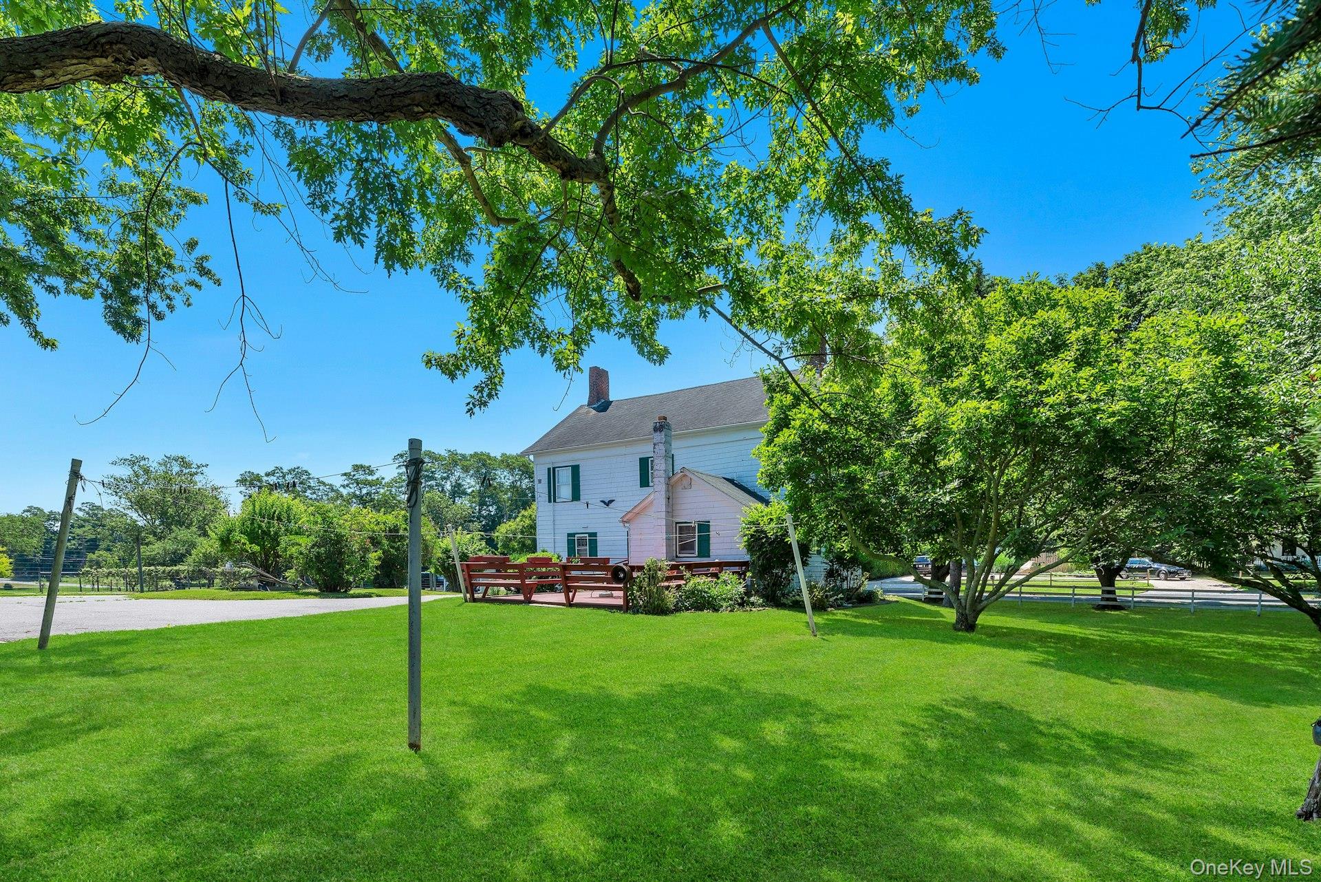 1760 Albertson Lane