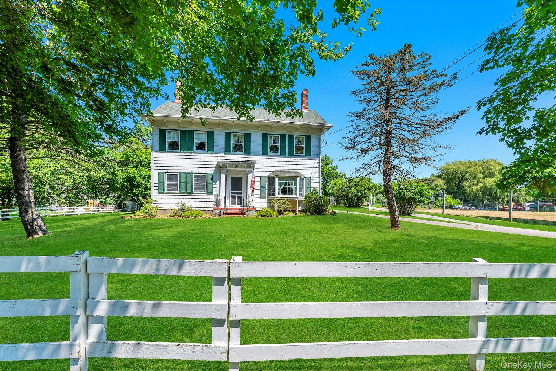 1760 Albertson Lane
