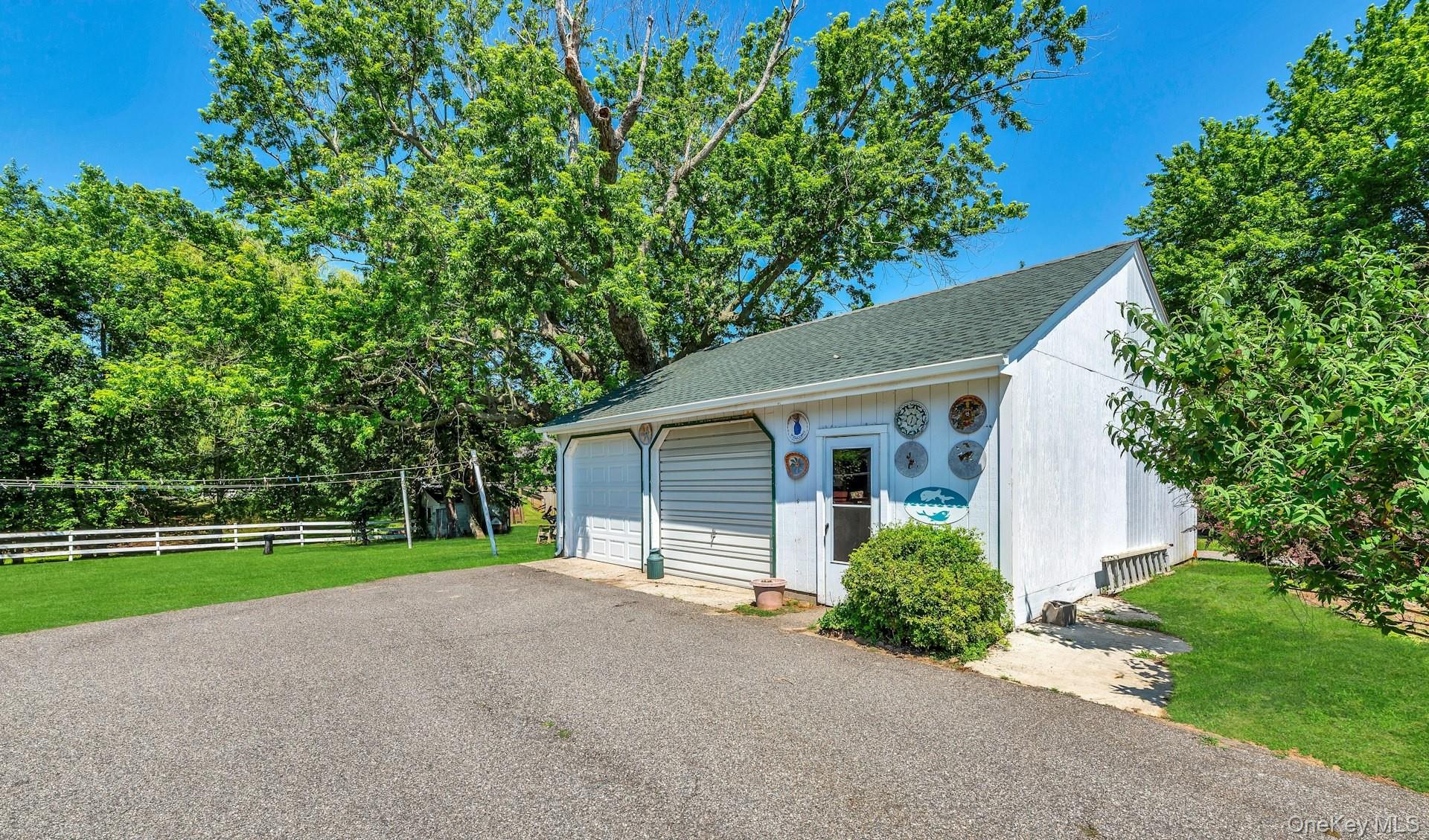 1760 Albertson Lane