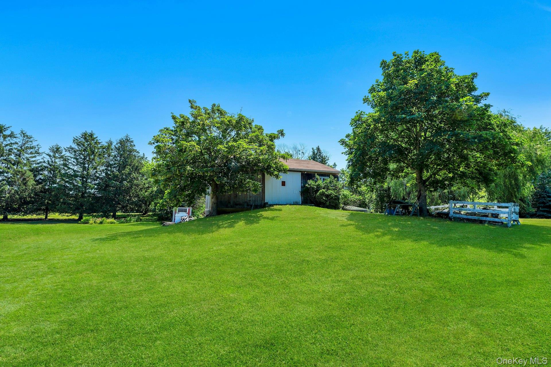 1760 Albertson Lane