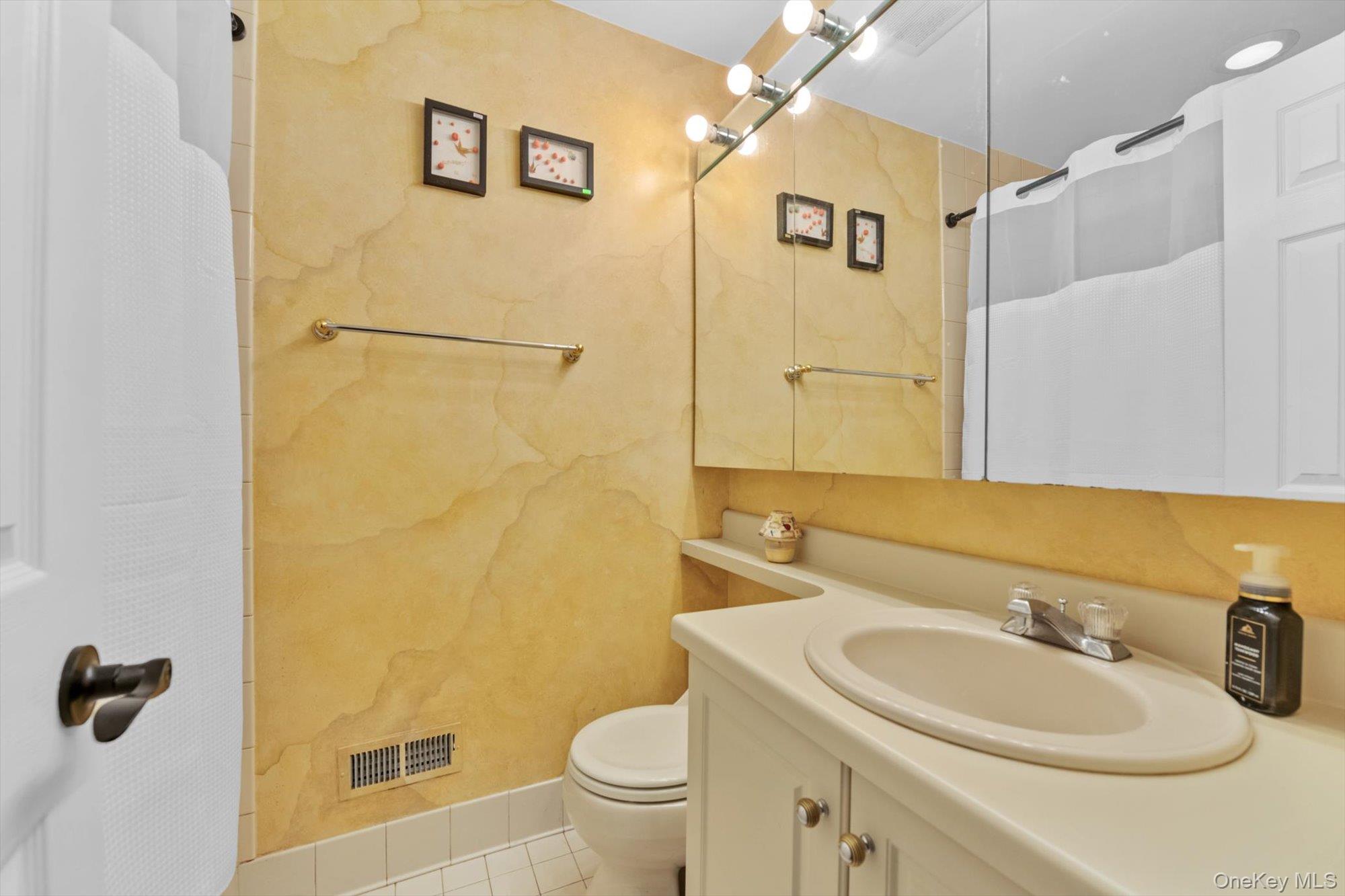 242-25A Oak Park Drive