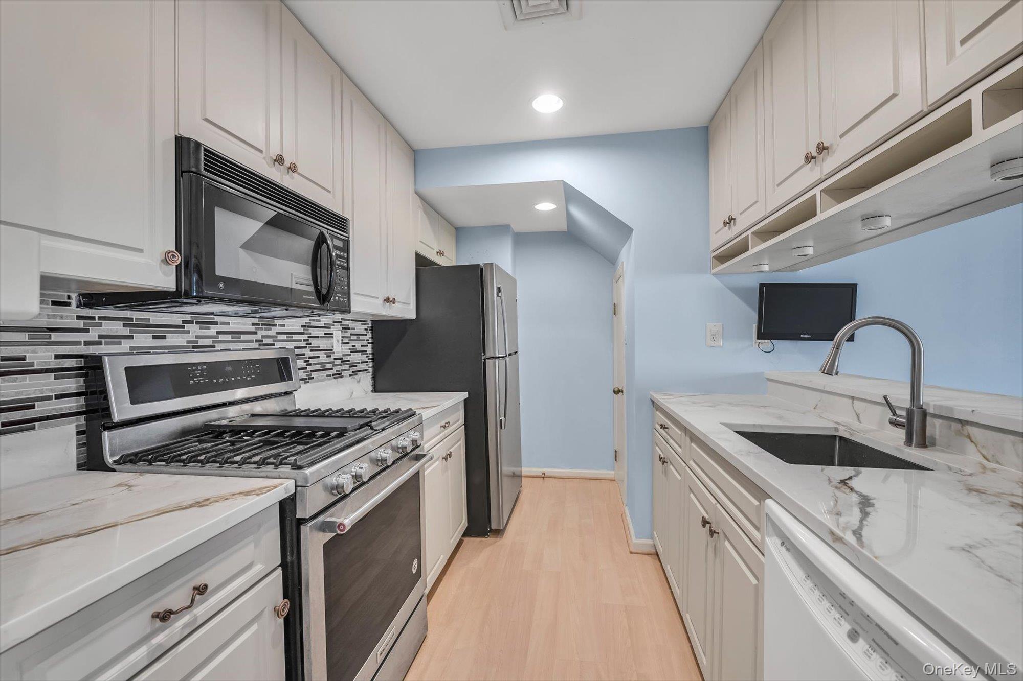 242-25A Oak Park Drive