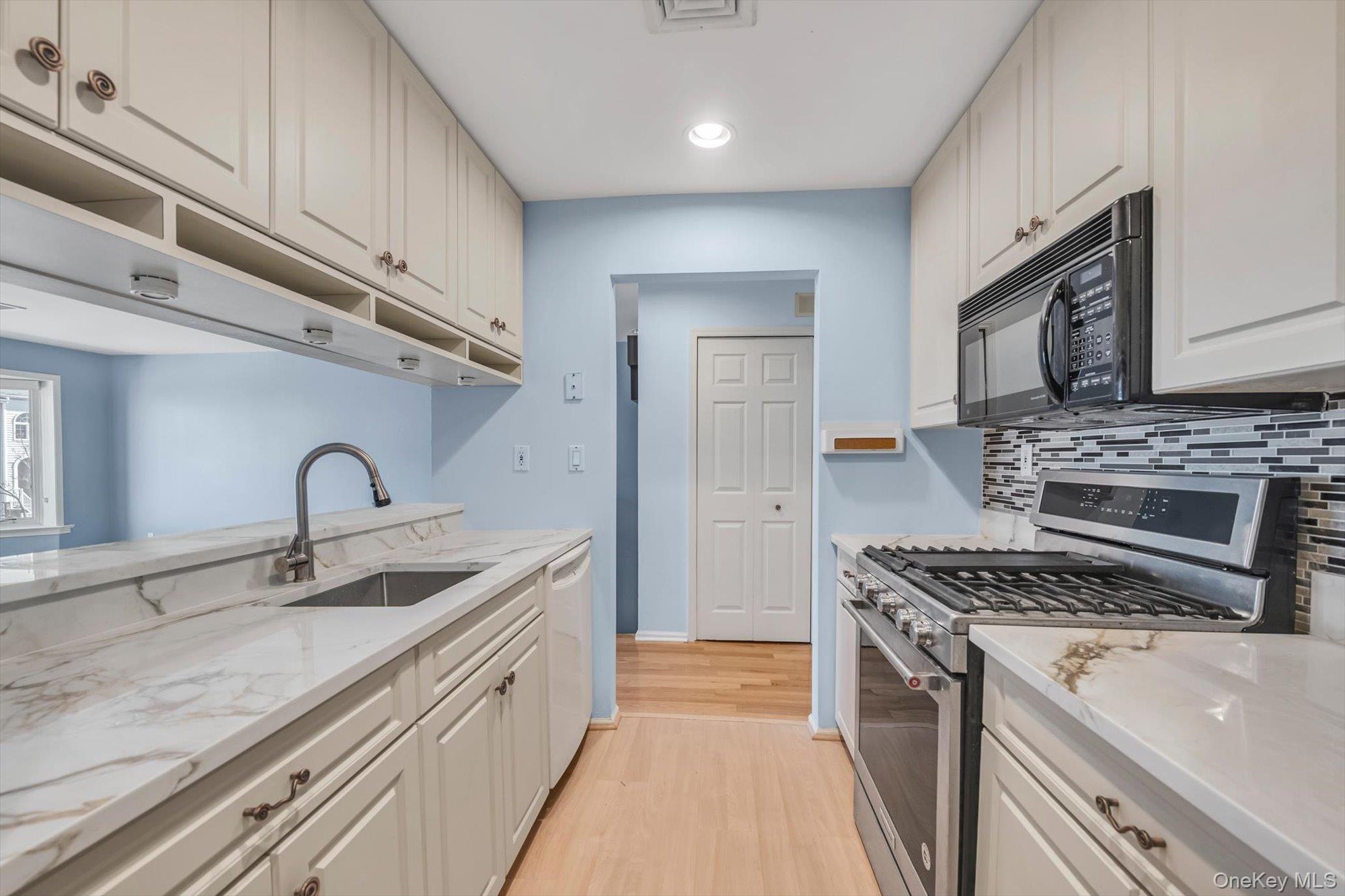 242-25A Oak Park Drive