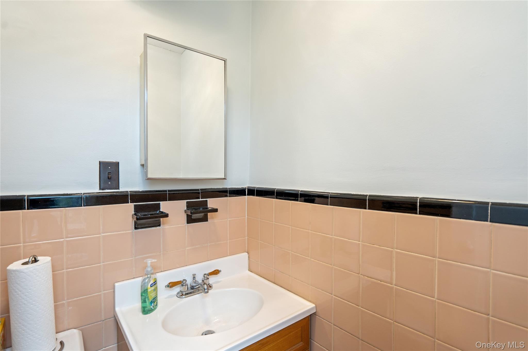 200 N Village Avenue Unit: 100