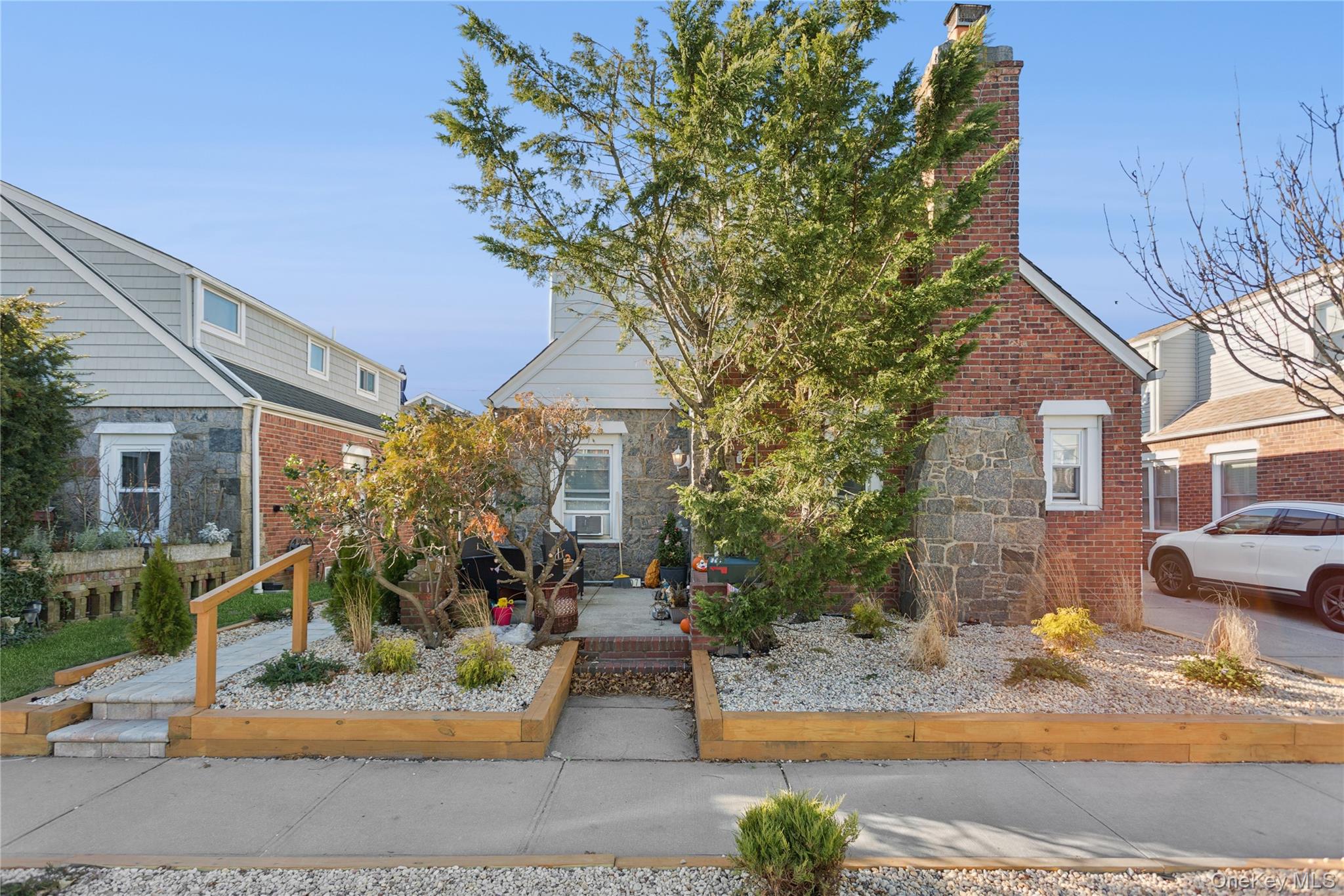 107 Pacific Boulevard