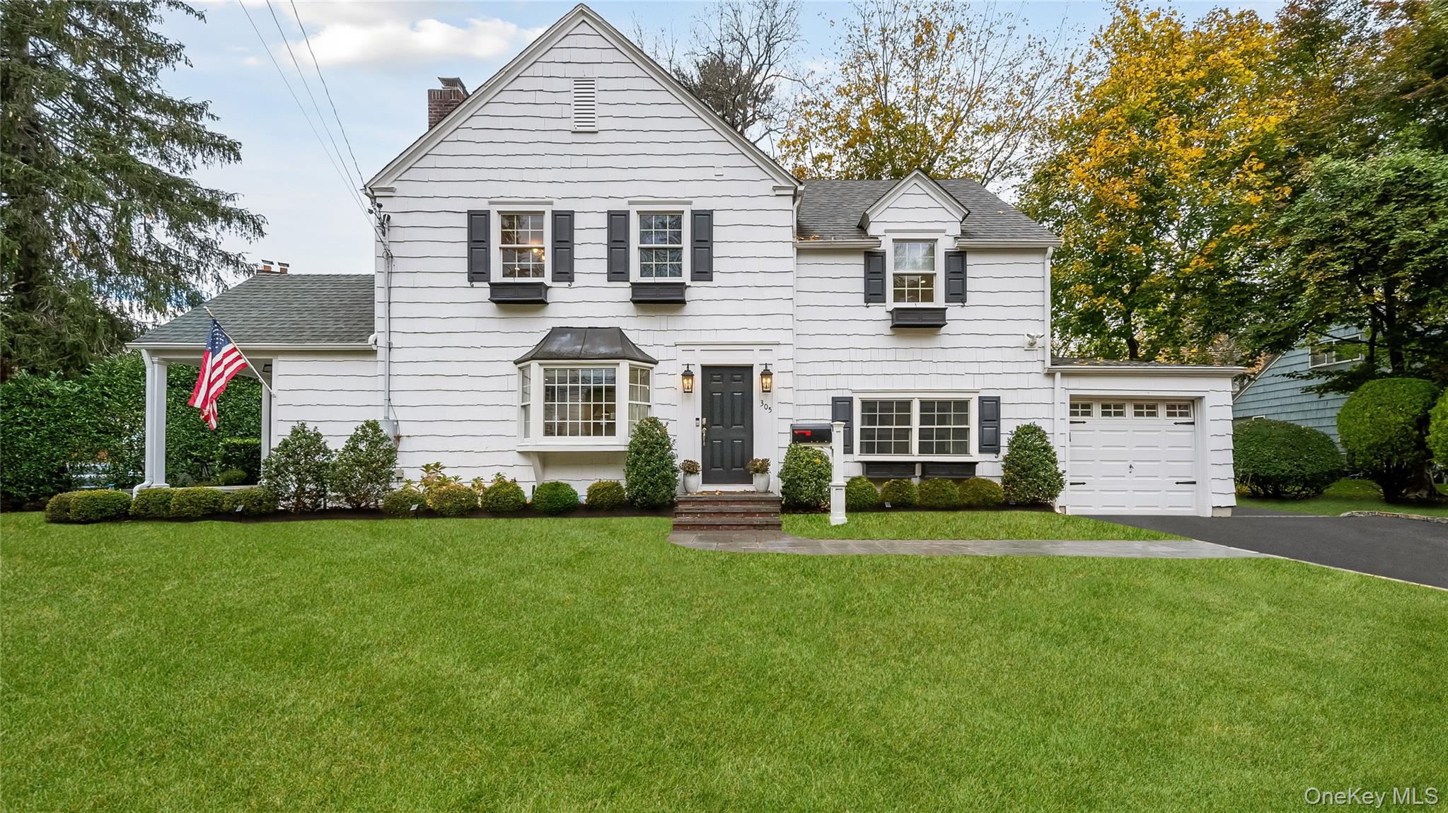 305 Nassau Avenue