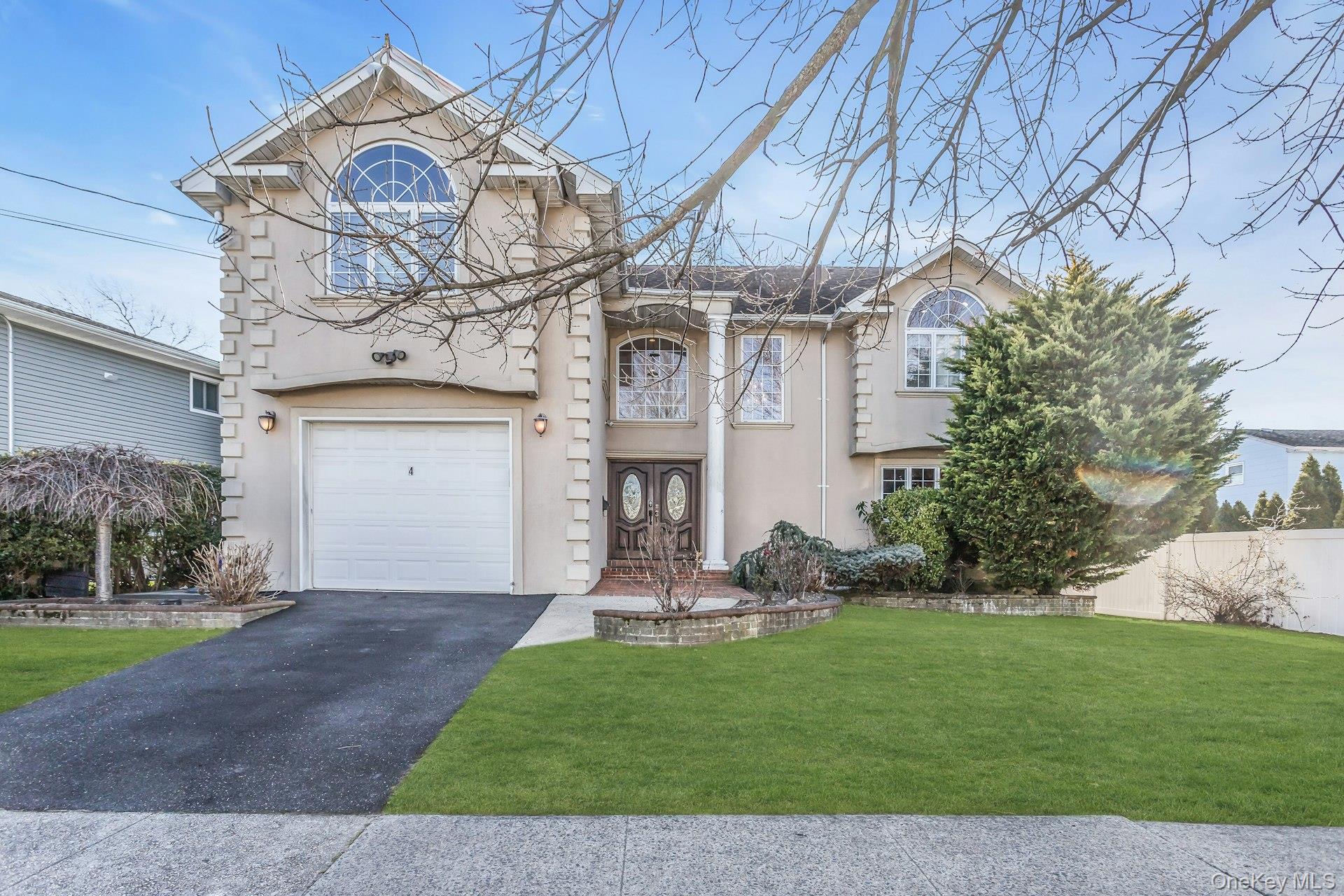 4 Laurette Lane