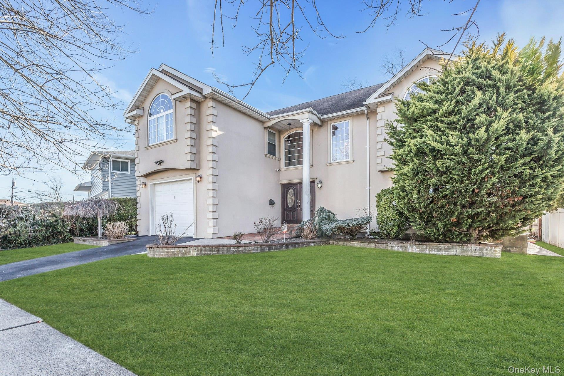 4 Laurette Lane