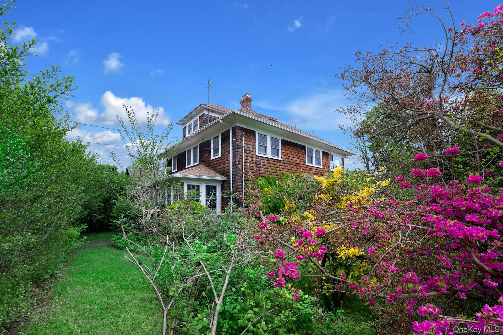 1025 9th Street