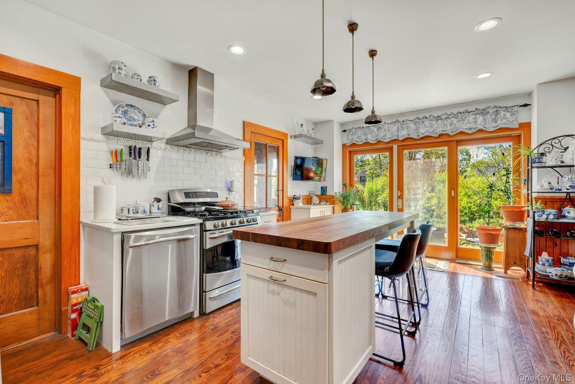 1025 9th Street