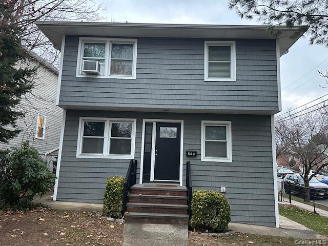 219 Manorhaven Boulevard Unit: 1st Fl