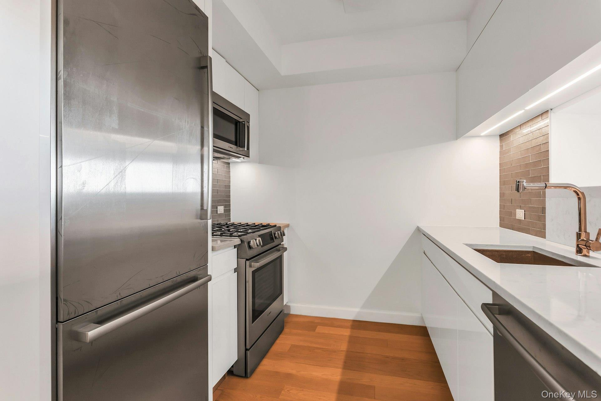 138-35 39th Avenue Unit: 14M