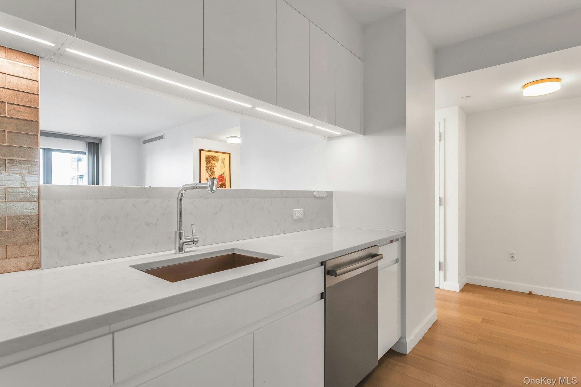 138-35 39th Avenue Unit: 14M