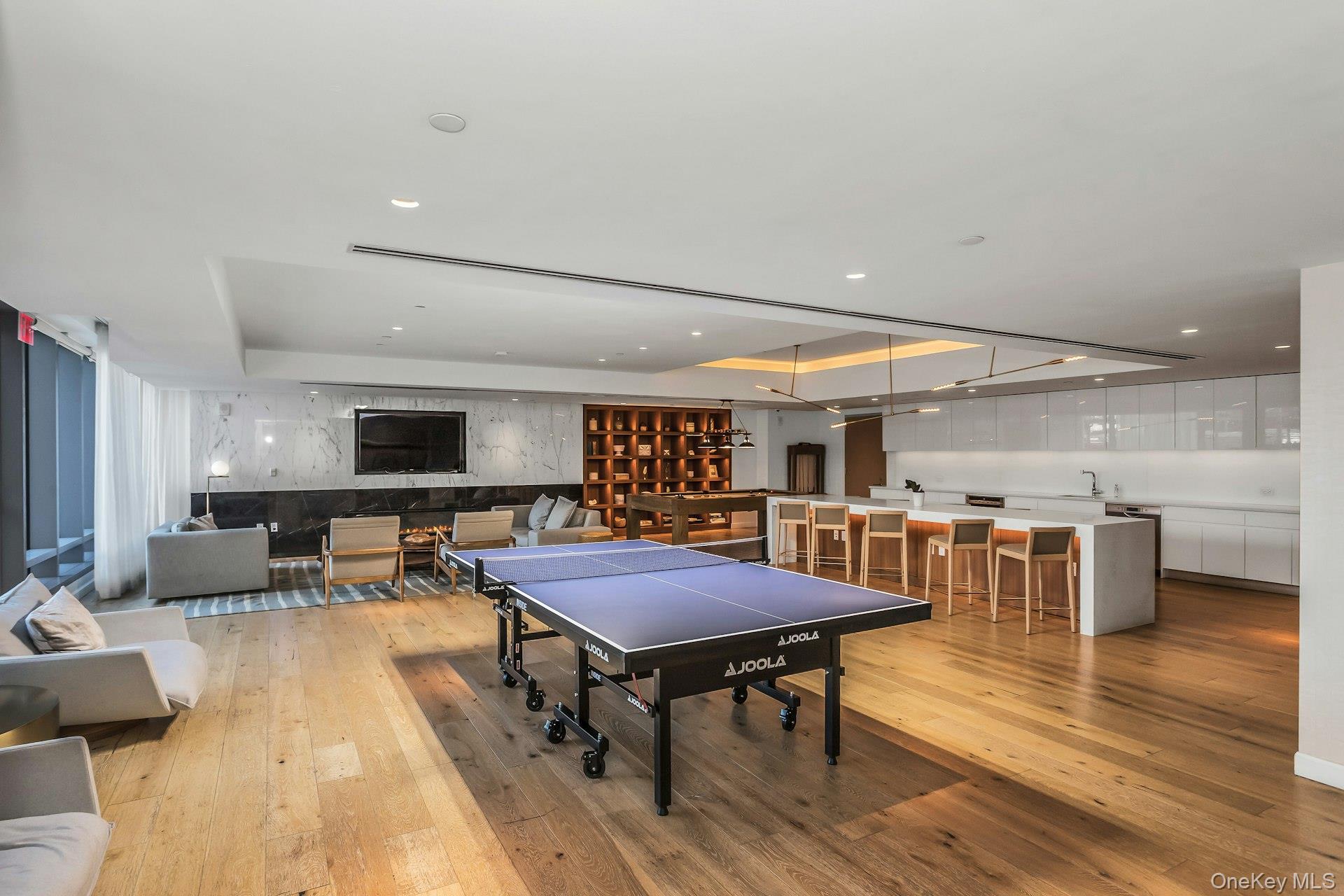 138-35 39th Avenue Unit: 14M