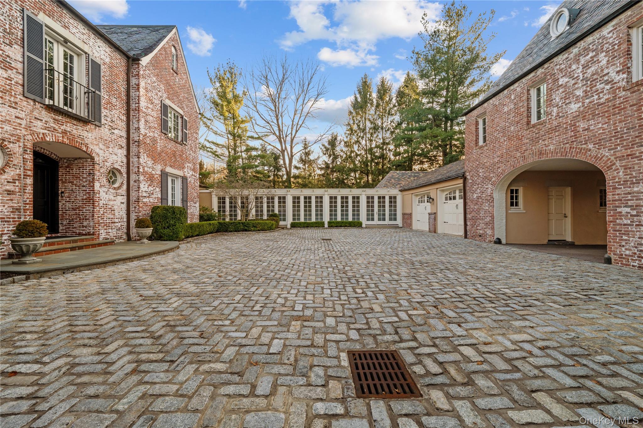 8 Serenite Lane