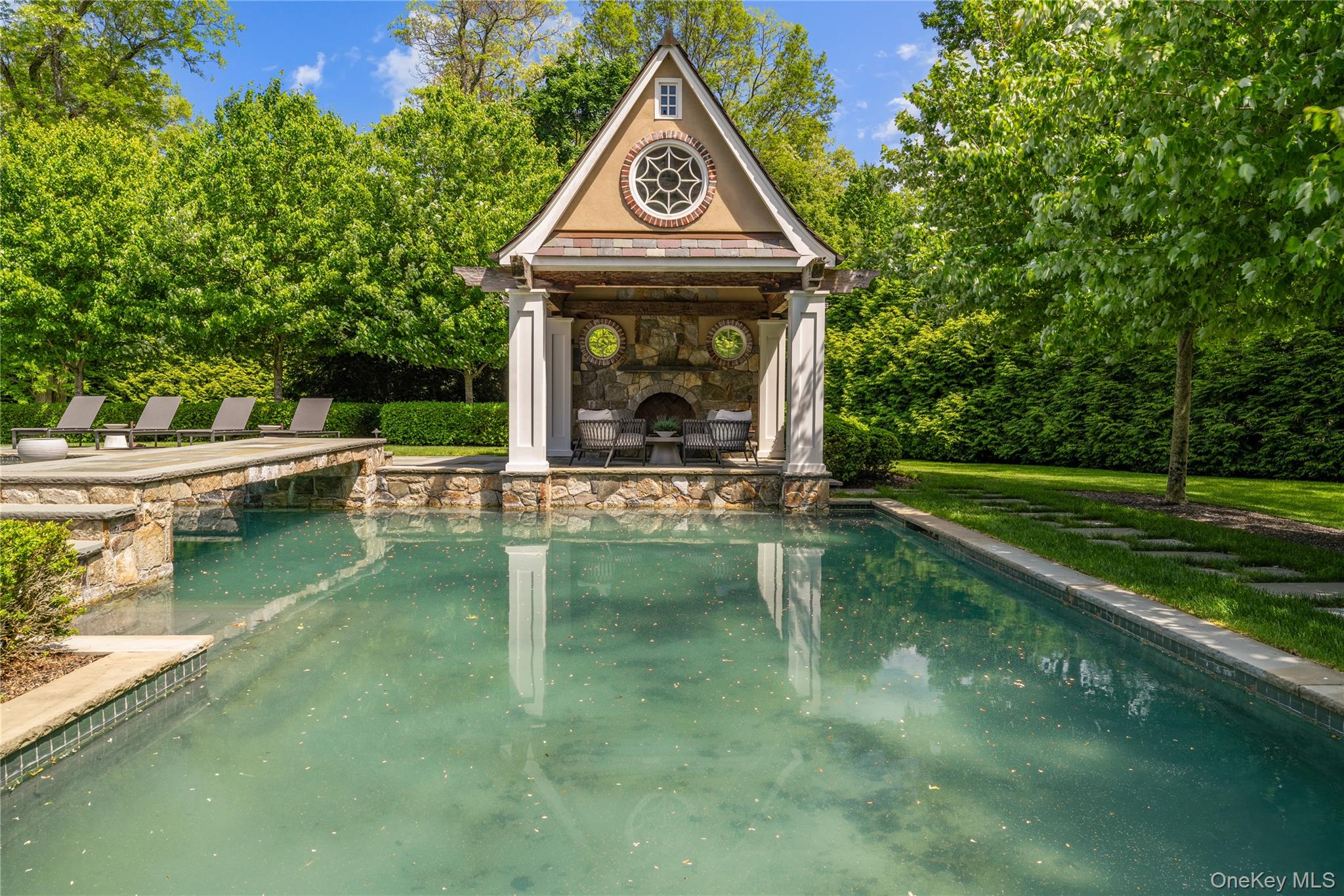 8 Serenite Lane
