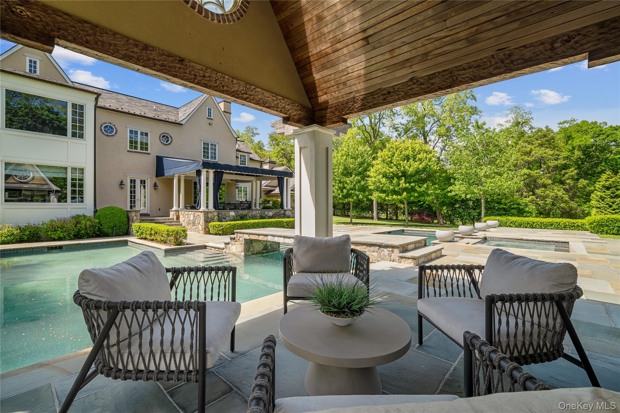 8 Serenite Lane