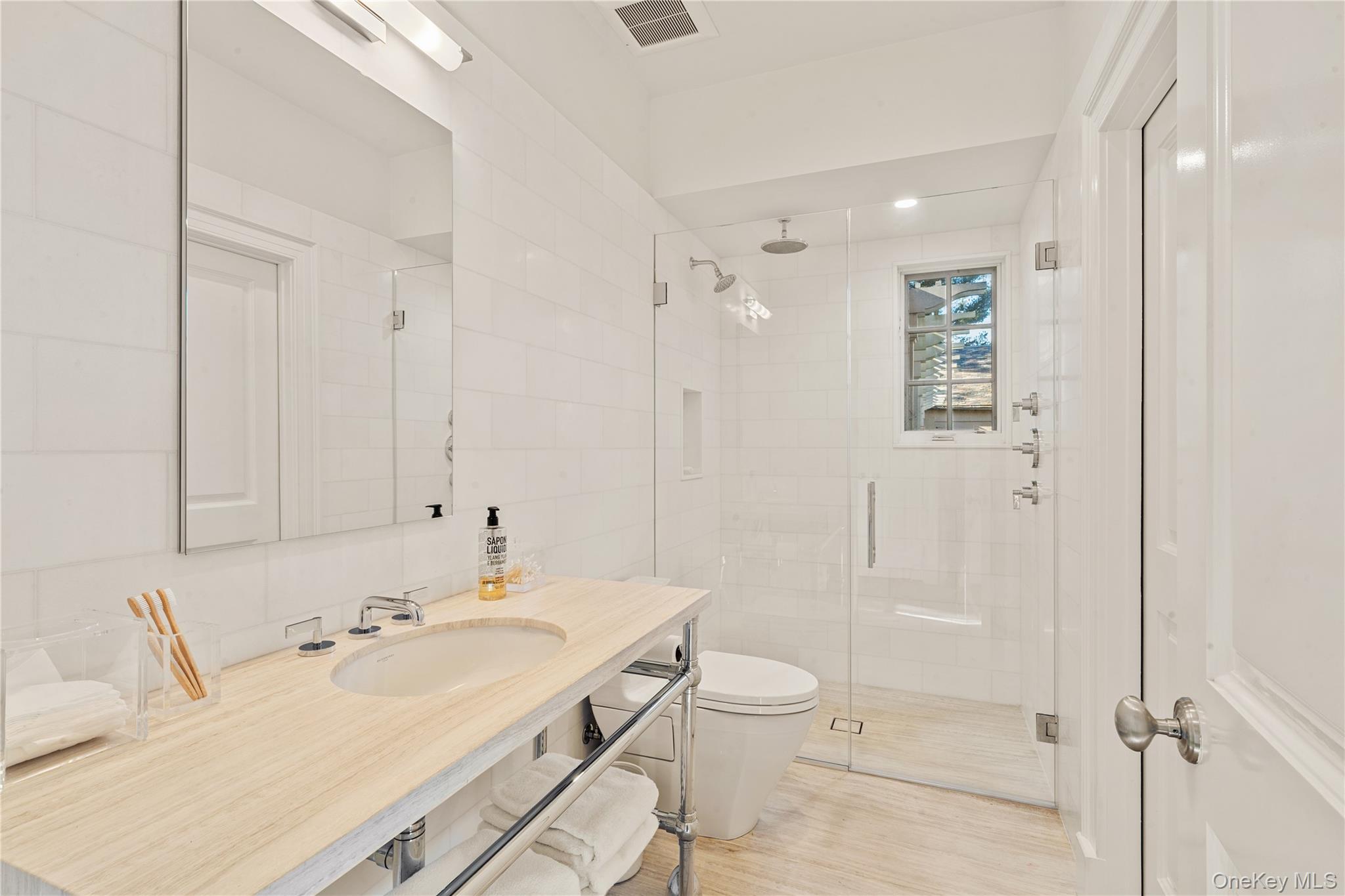 8 Serenite Lane