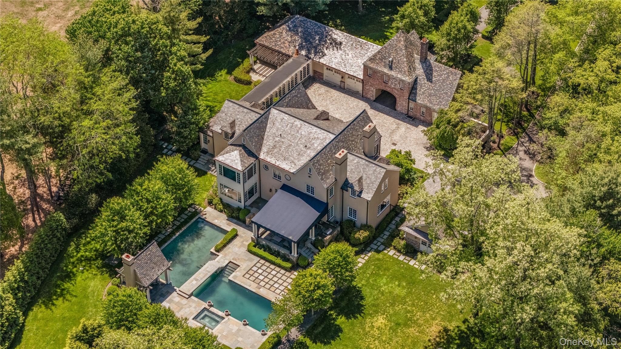 8 Serenite Lane