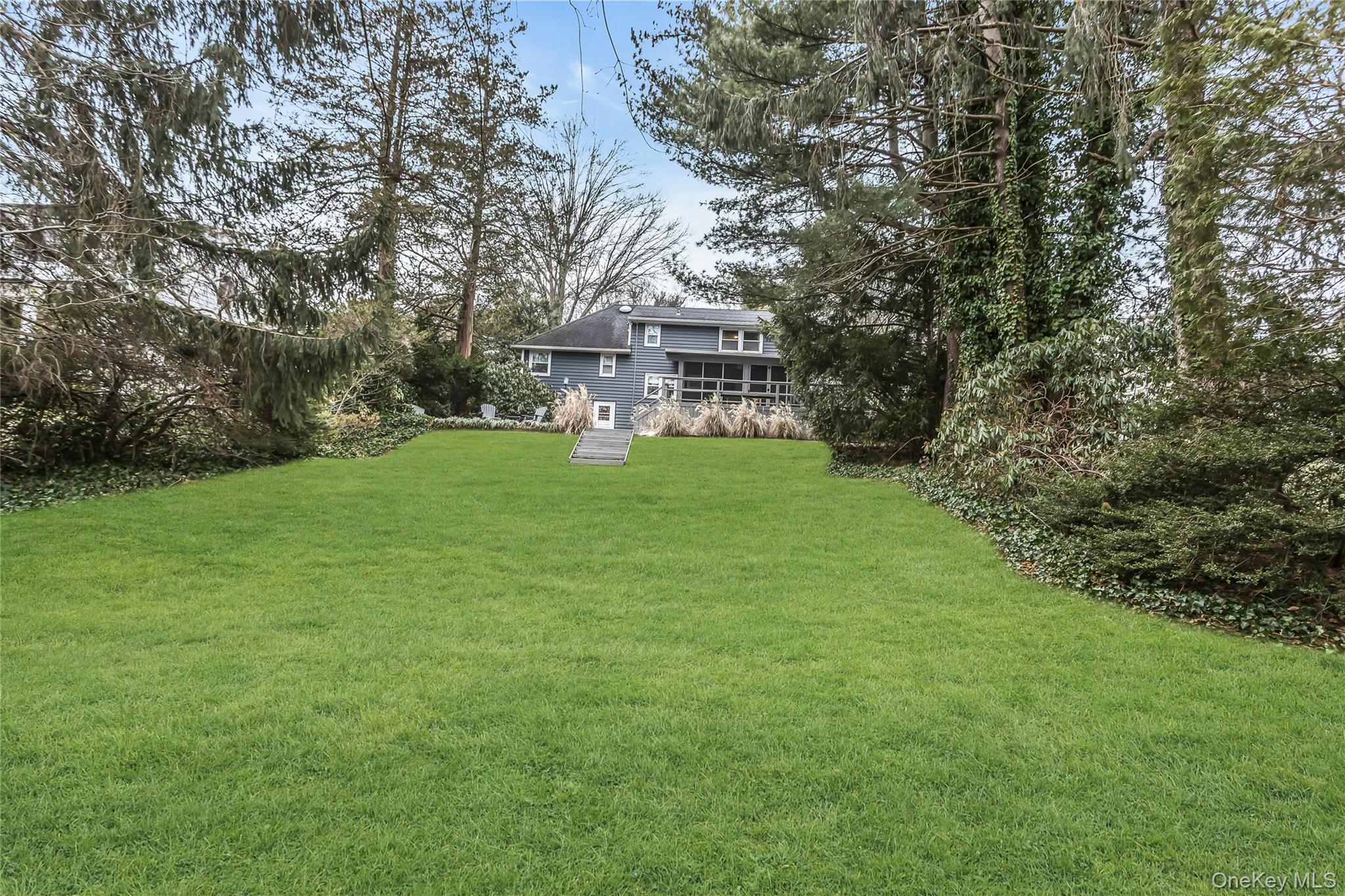 16 Cliff Way
