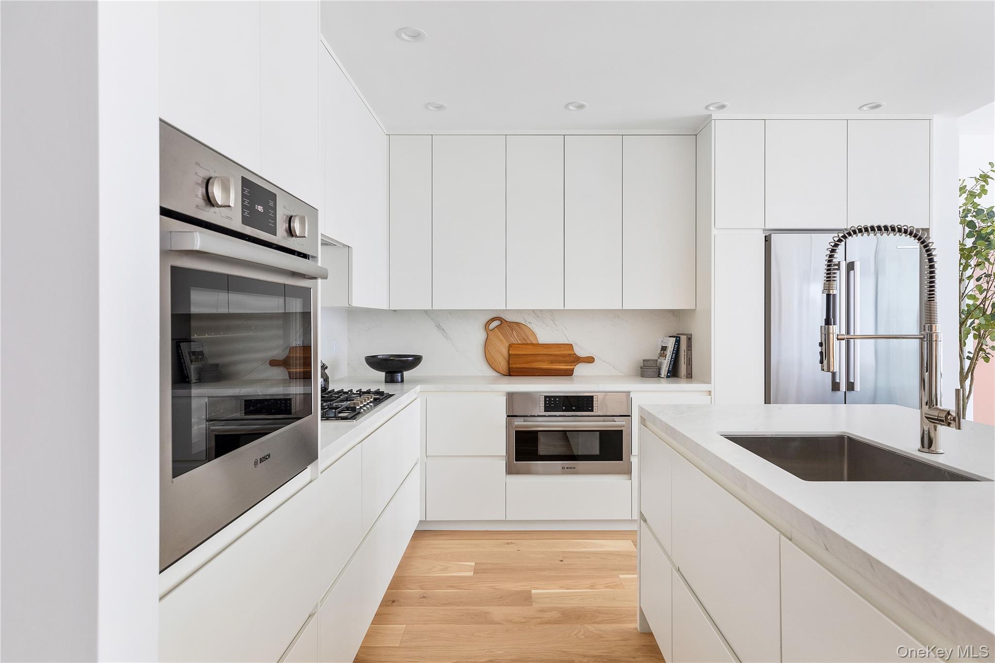 100 Boardwalk Unit: 1010 A
