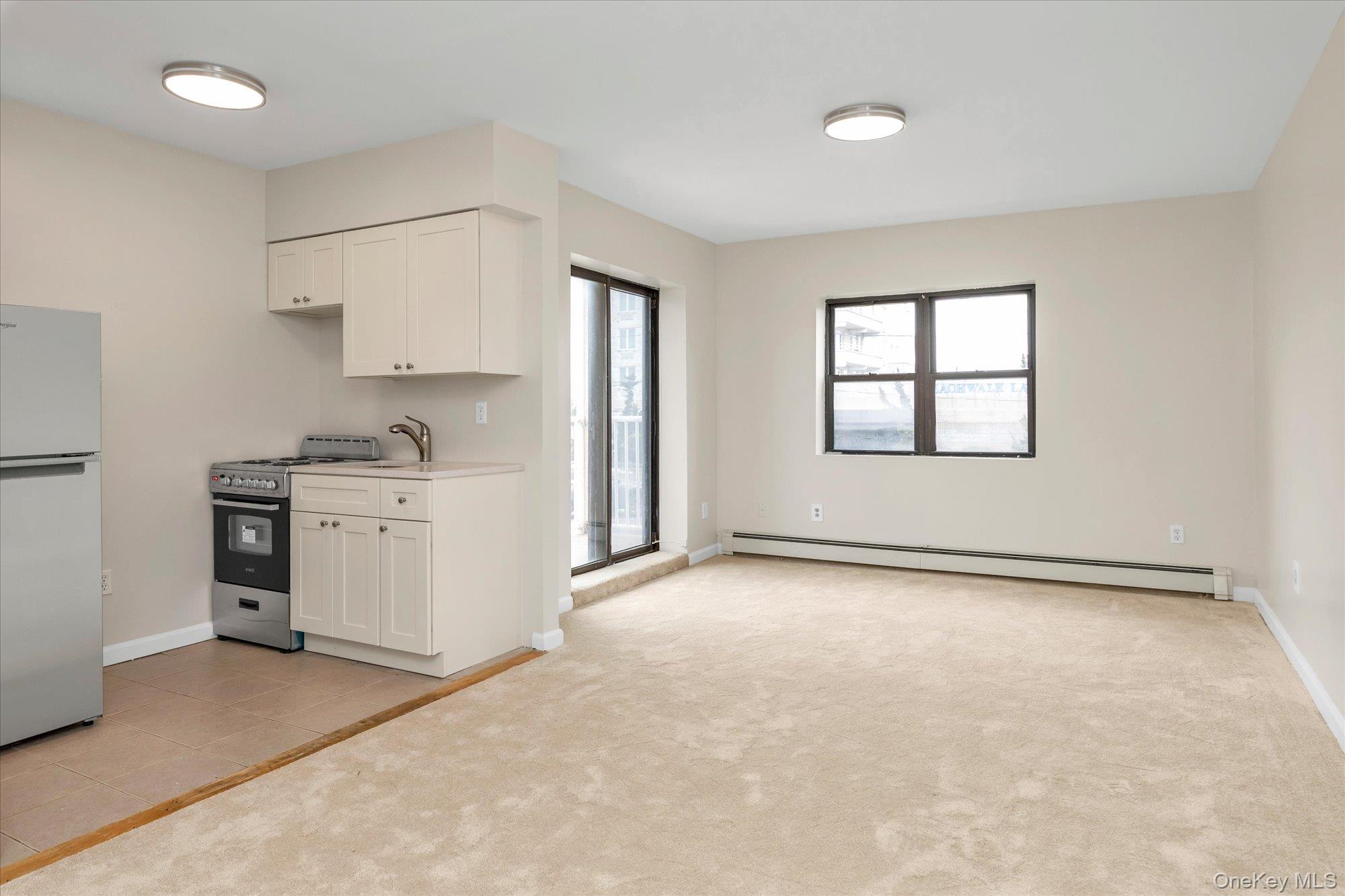 475 W Broadway Unit: 1 A