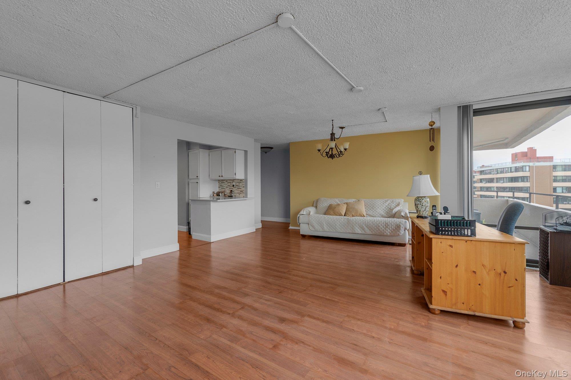 166-31 9th Ave Unit: 8A