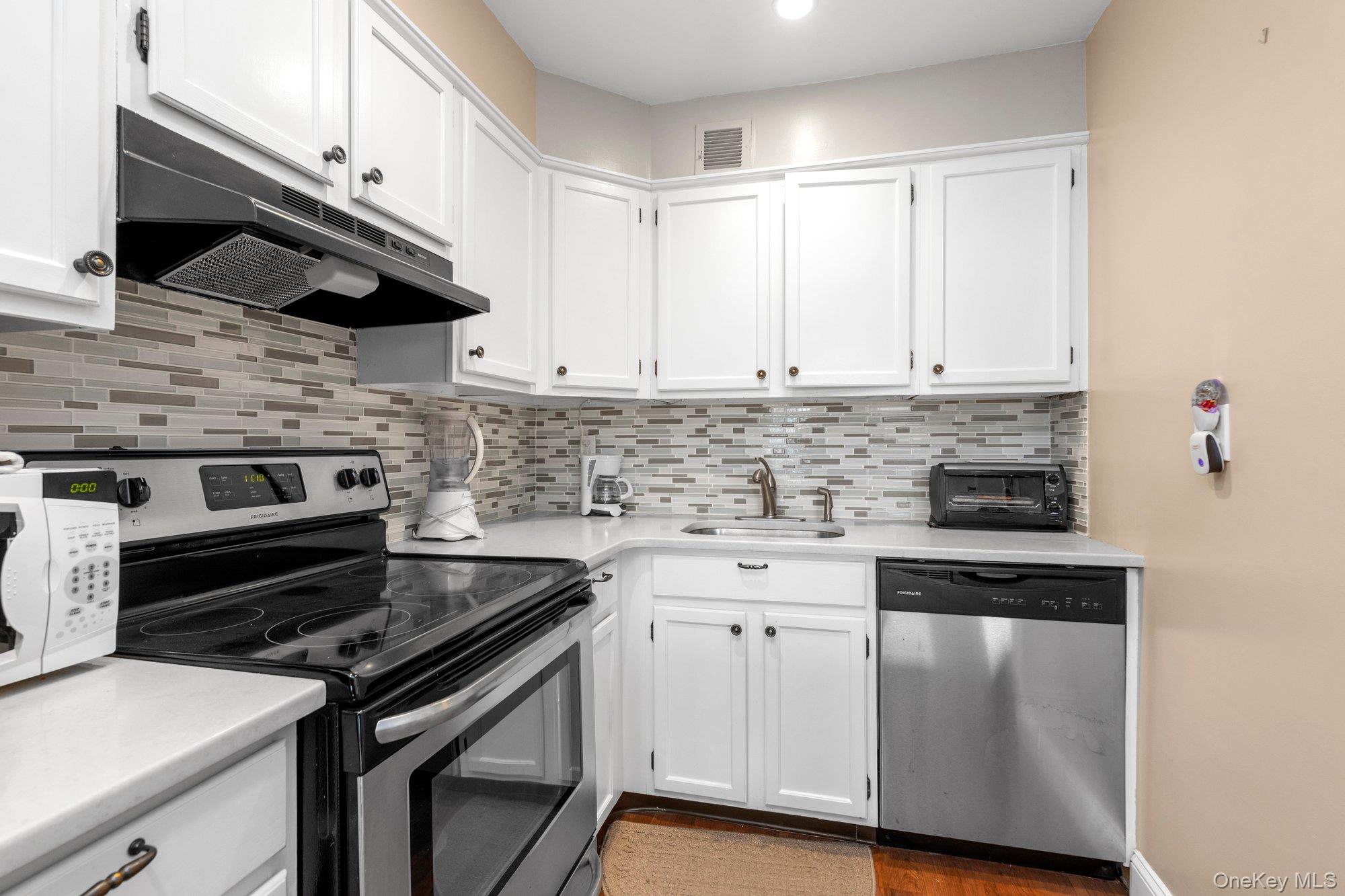 166-31 9th Ave Unit: 8A