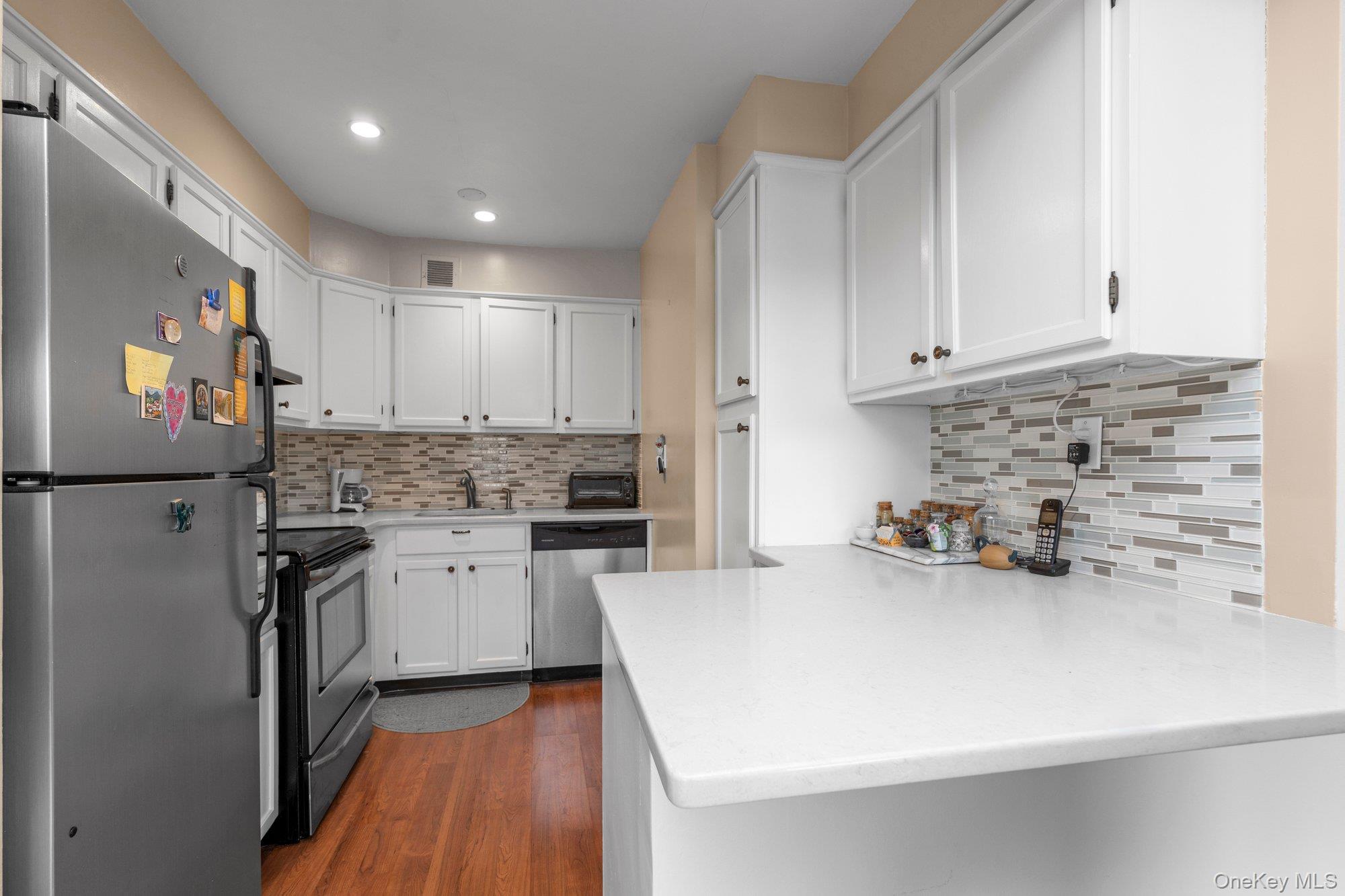 166-31 9th Ave Unit: 8A