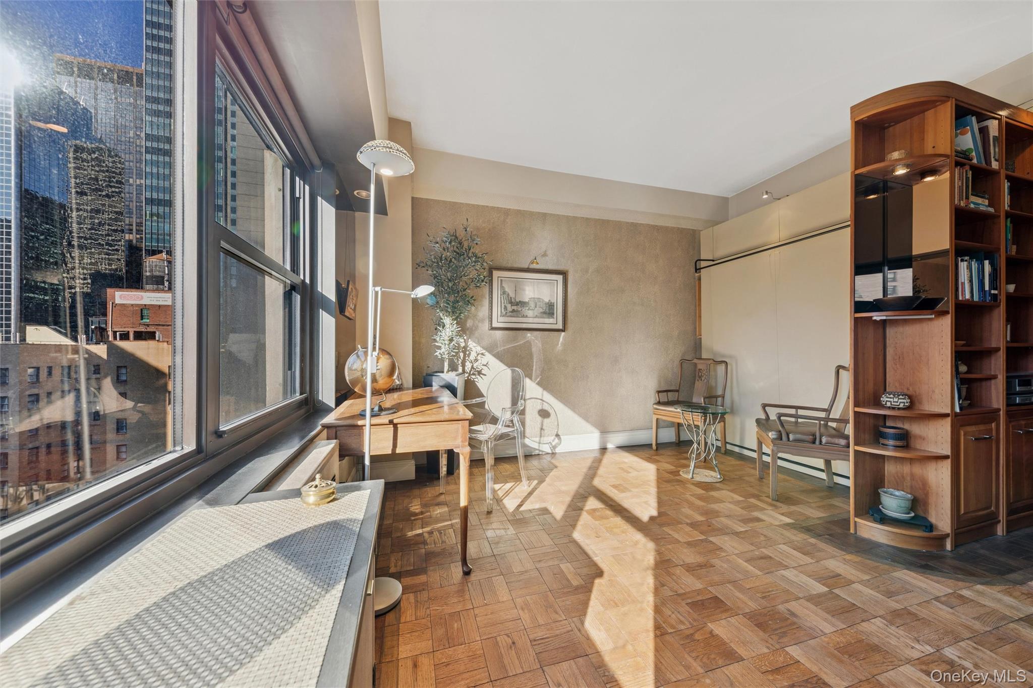 251 E 51st Street Unit: 15G
