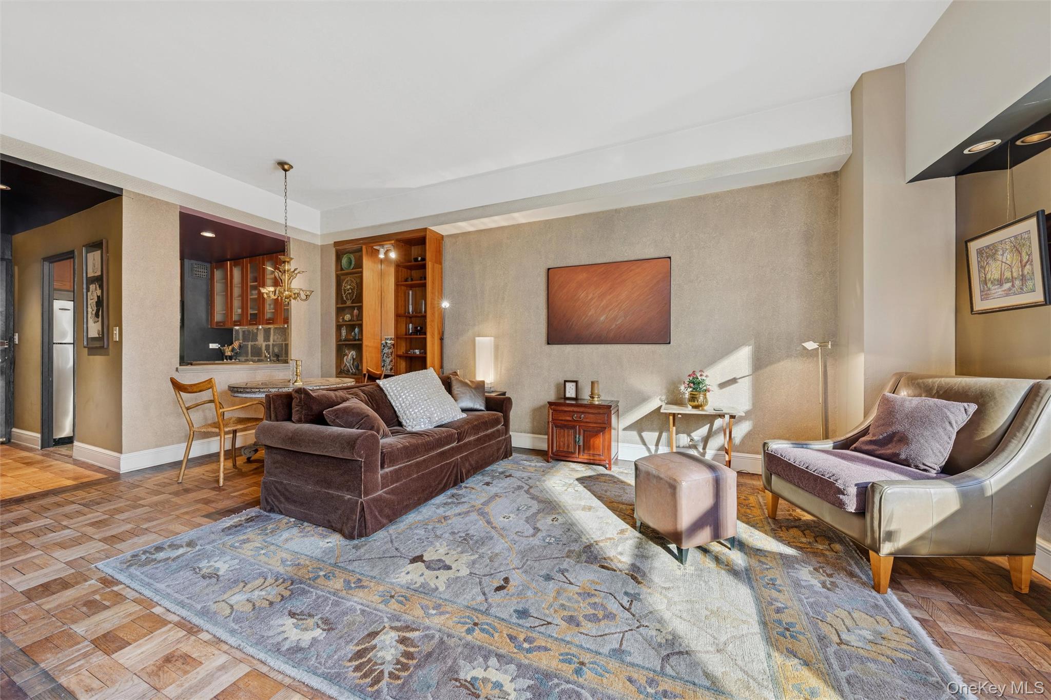 251 E 51st Street Unit: 15G