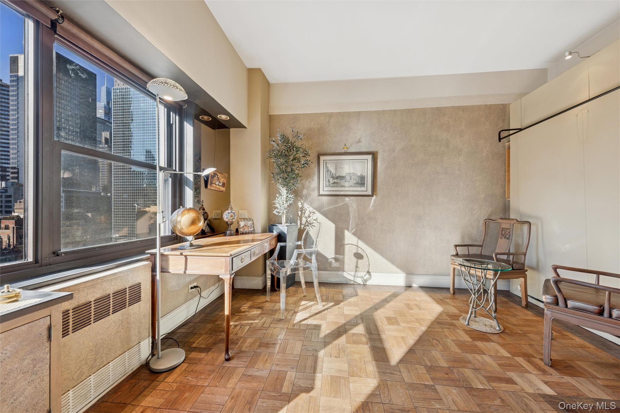 251 E 51st Street Unit: 15G