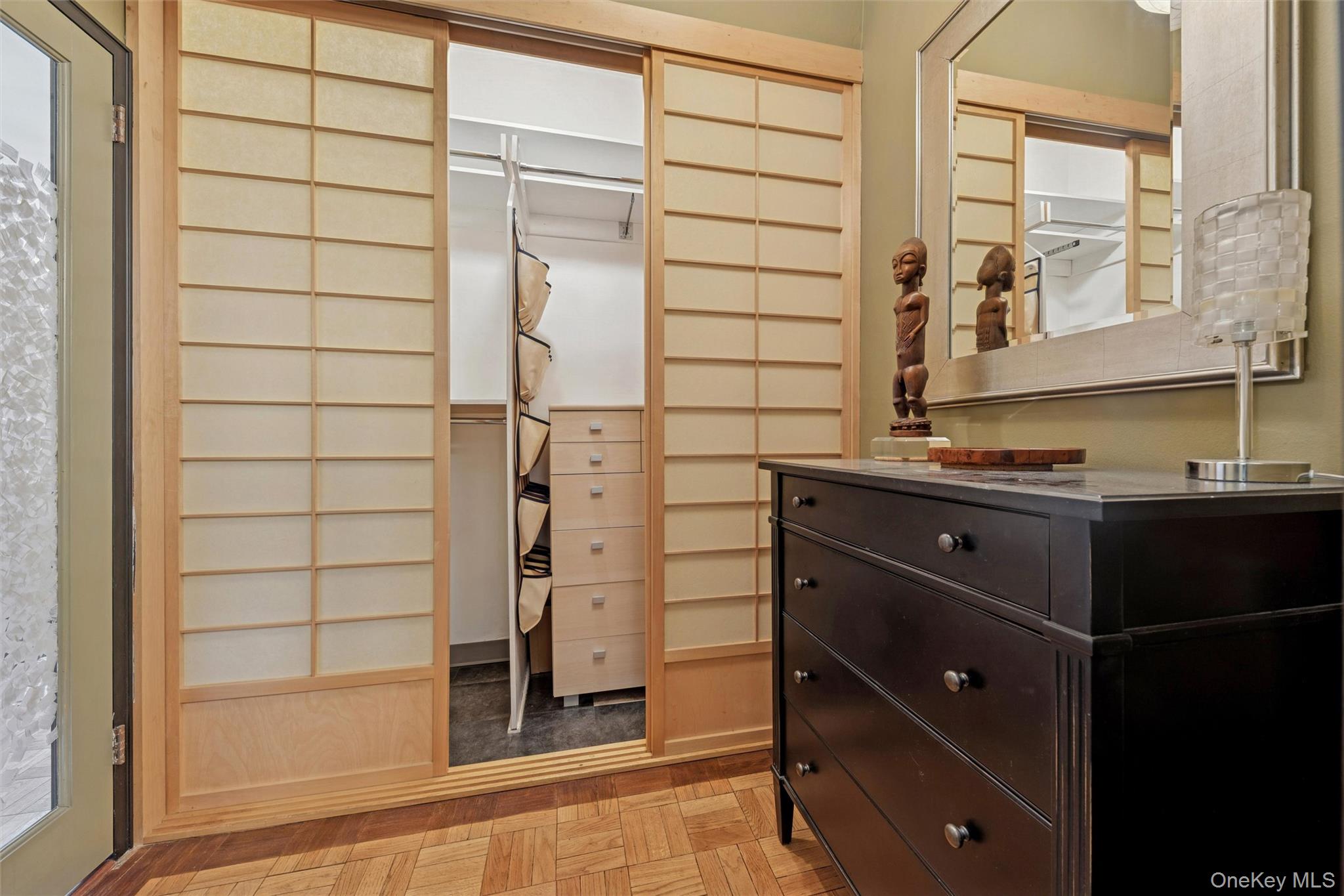 251 E 51st Street Unit: 15G