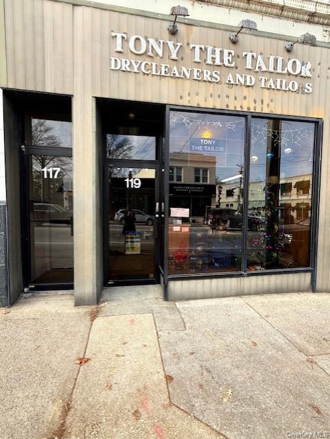 117 Plandome Road Unit: 2R