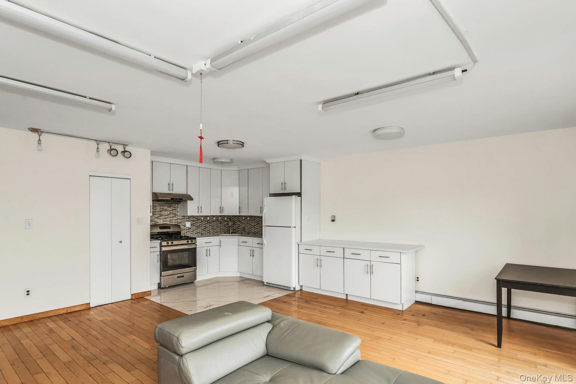 147-45 Barclay Avenue Unit: 5B