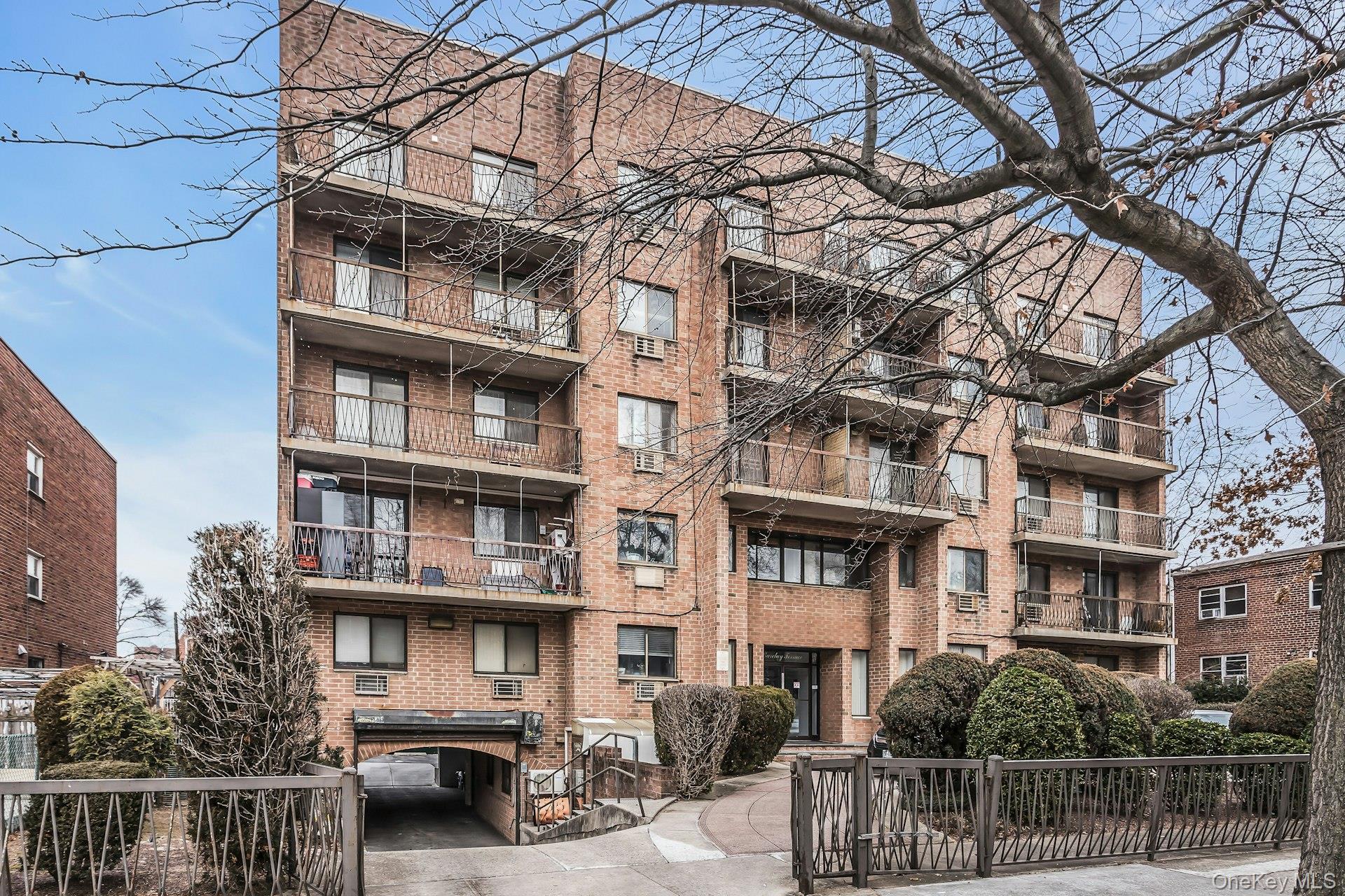 147-45 Barclay Avenue Unit: 5B
