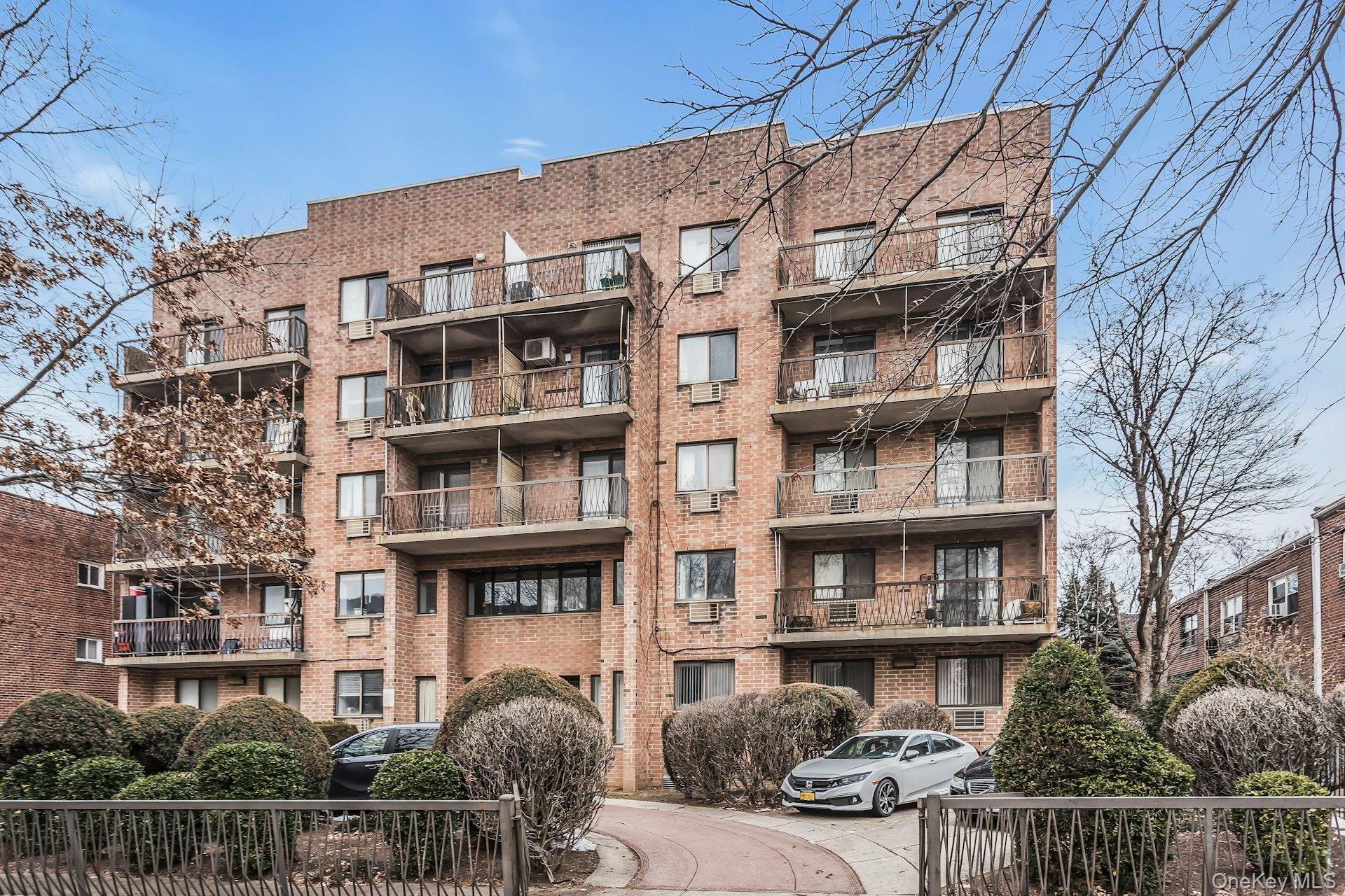 147-45 Barclay Avenue Unit: 5B
