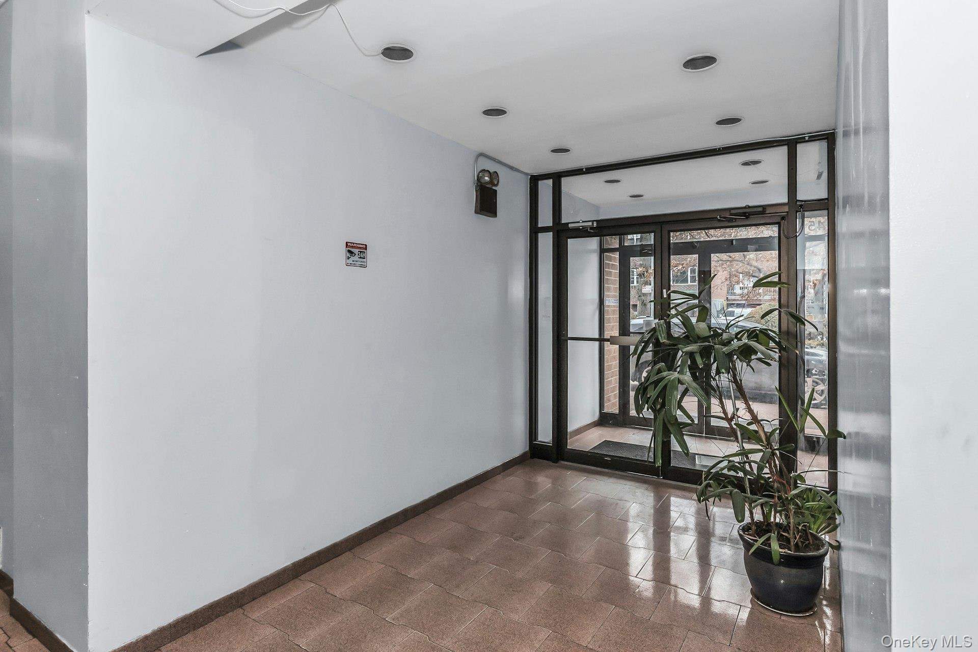 147-45 Barclay Avenue Unit: 5B