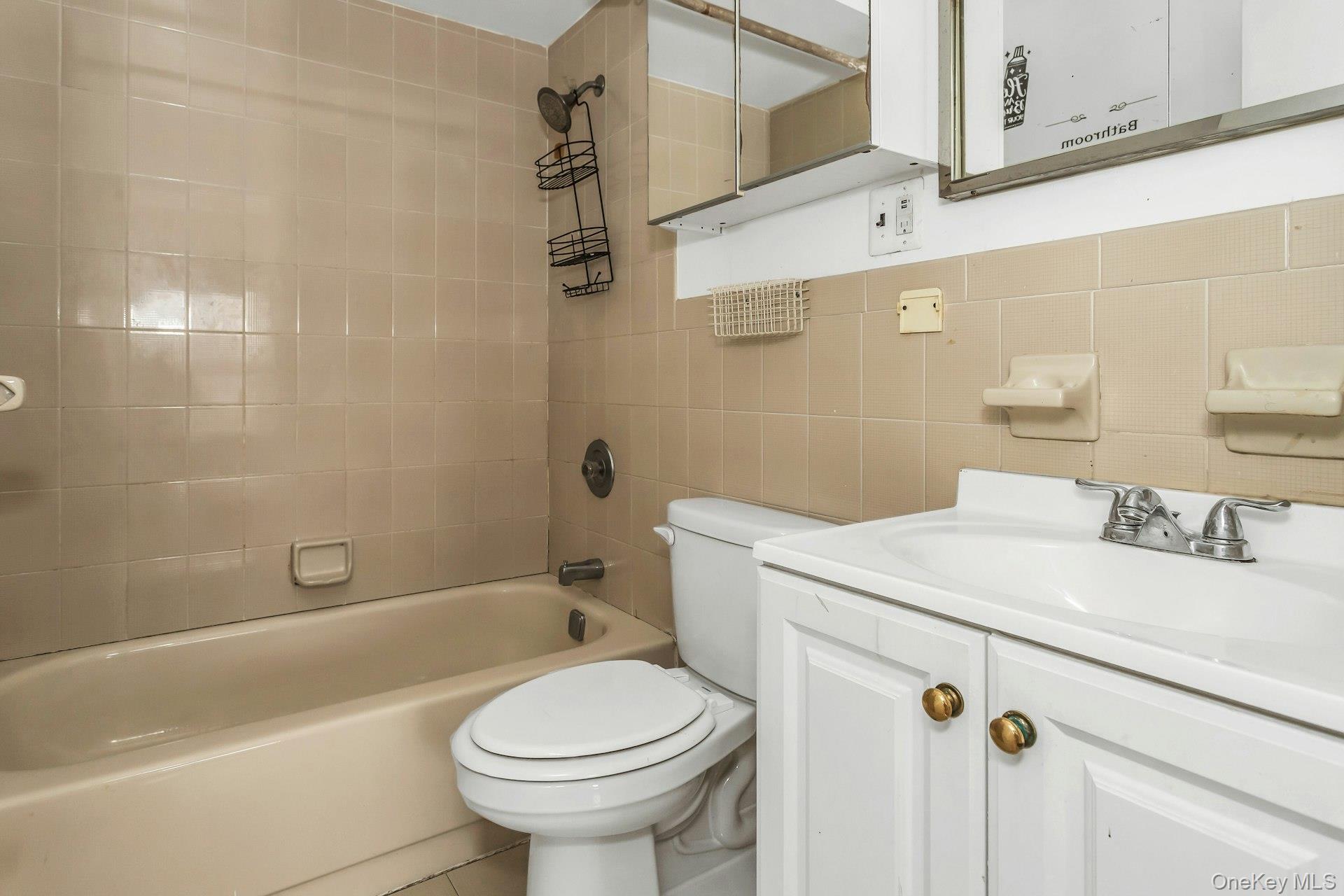 147-45 Barclay Avenue Unit: 5B