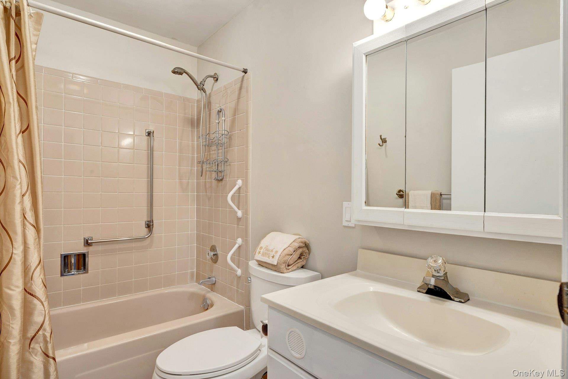 164 Falmouth Court Unit: E