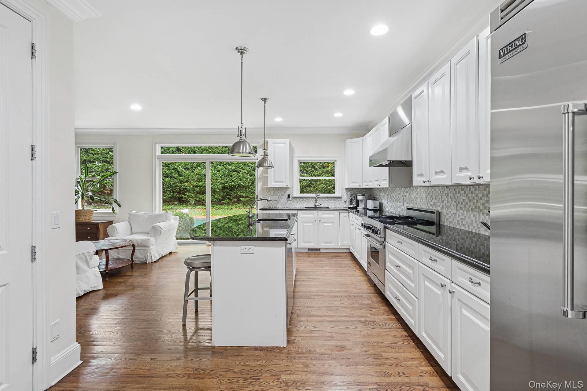 10 Bay View Road N