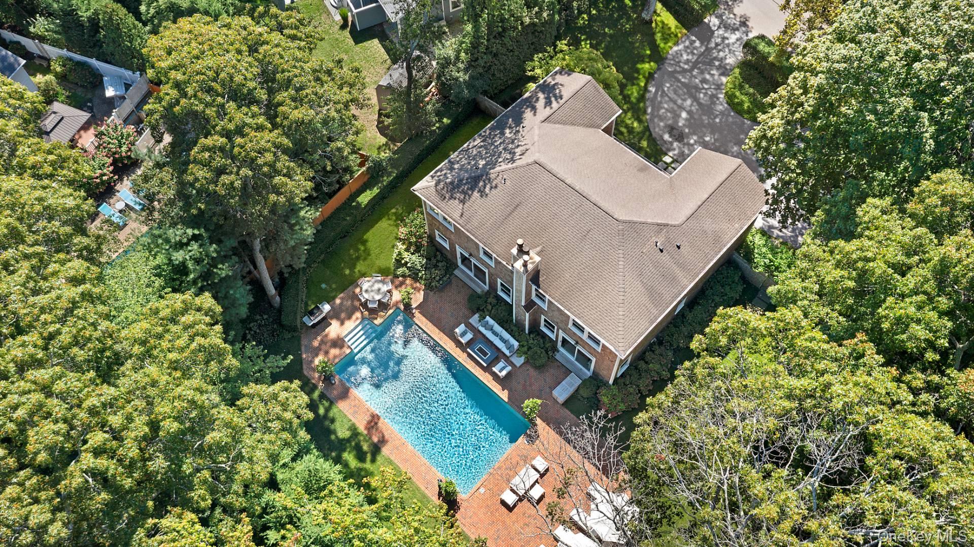 10 Bay View Road N