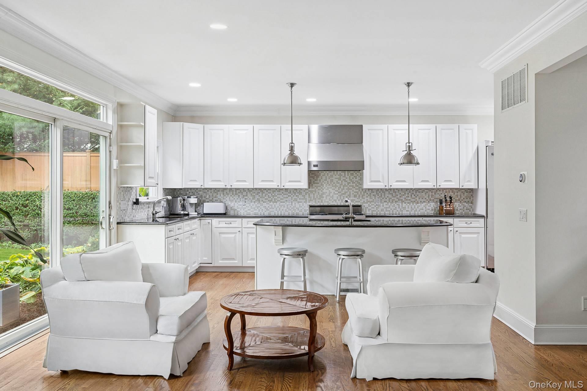 10 Bay View Road N