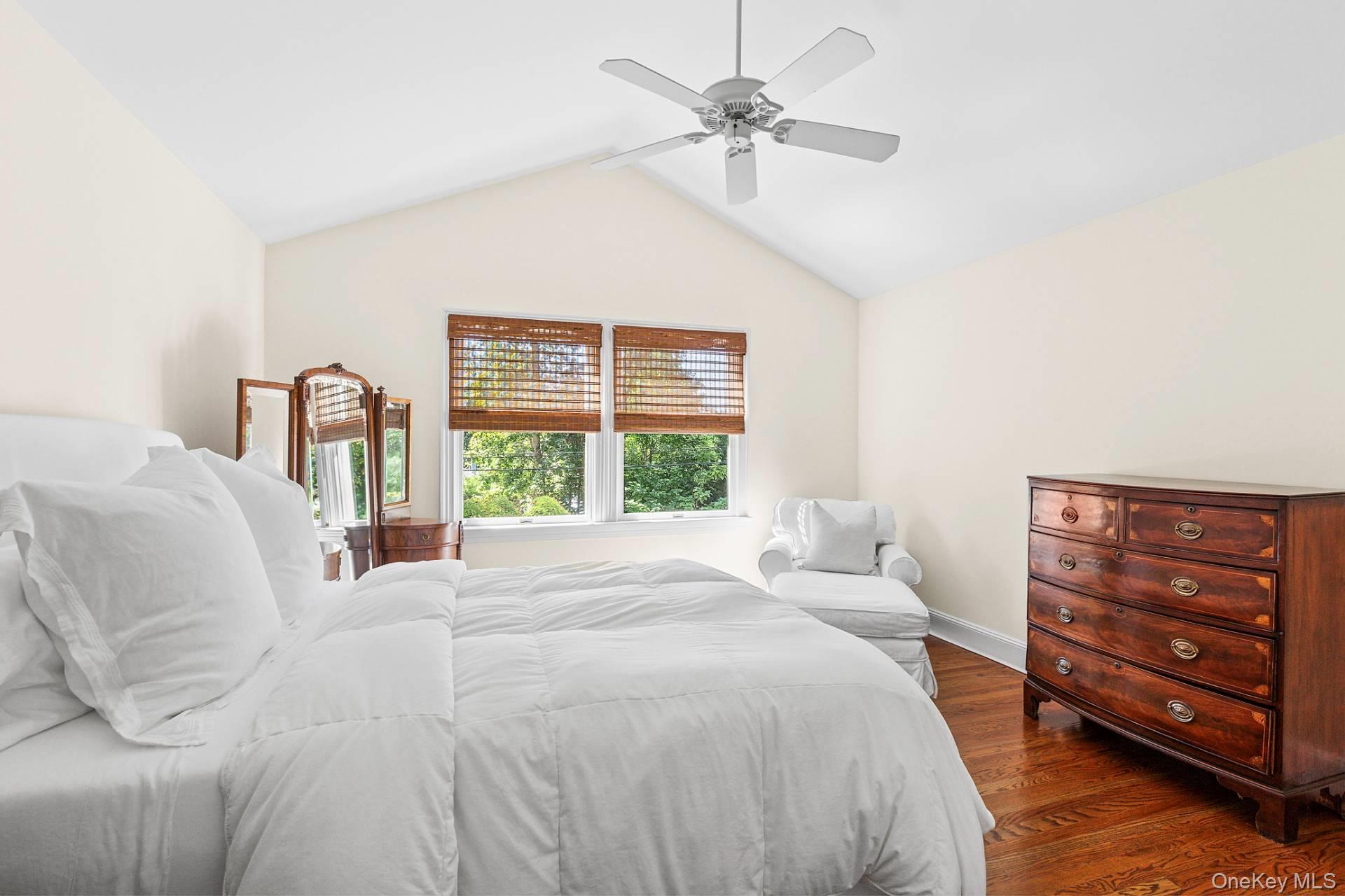 10 Bay View Road N
