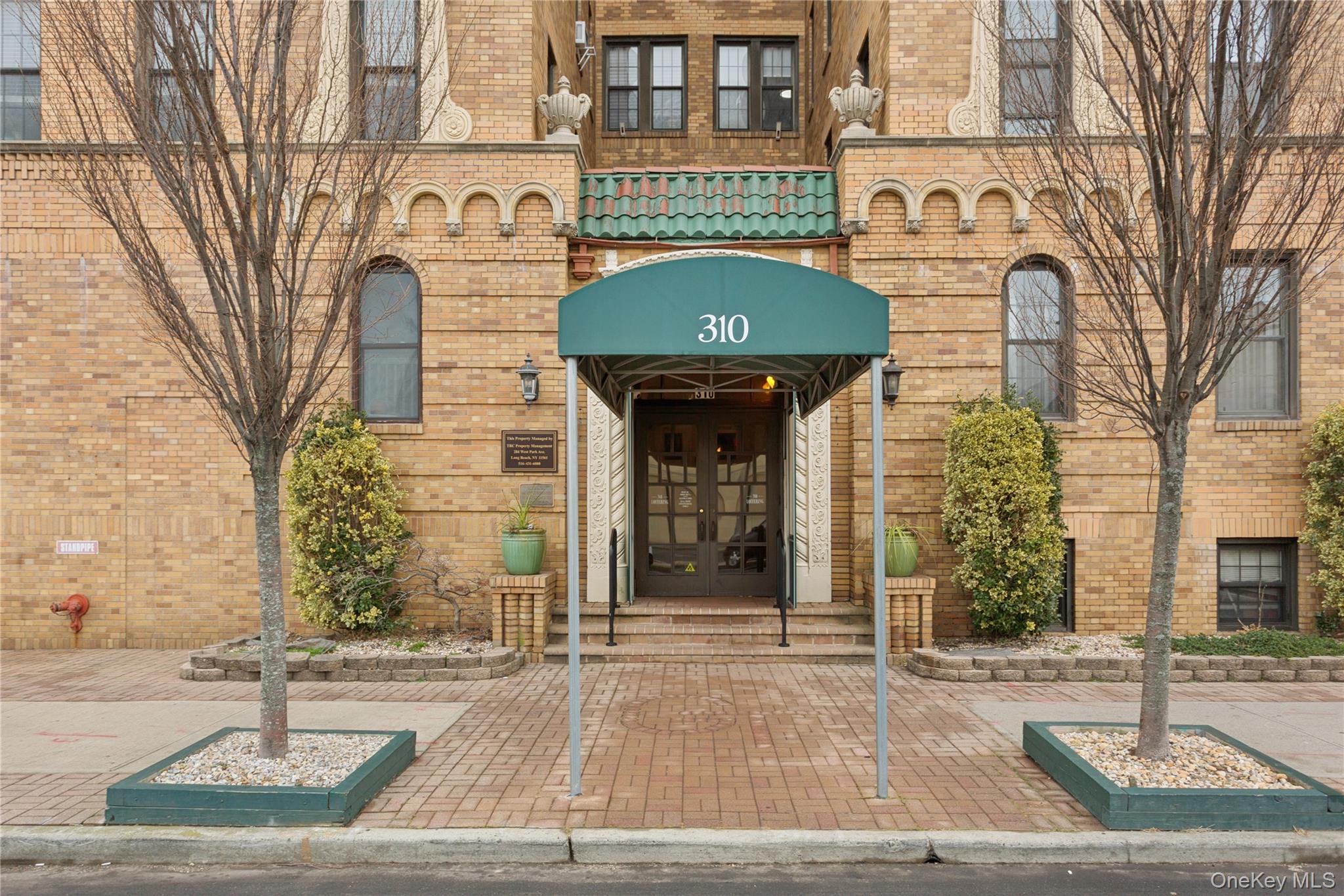 310 Riverside Boulevard Unit: 1H