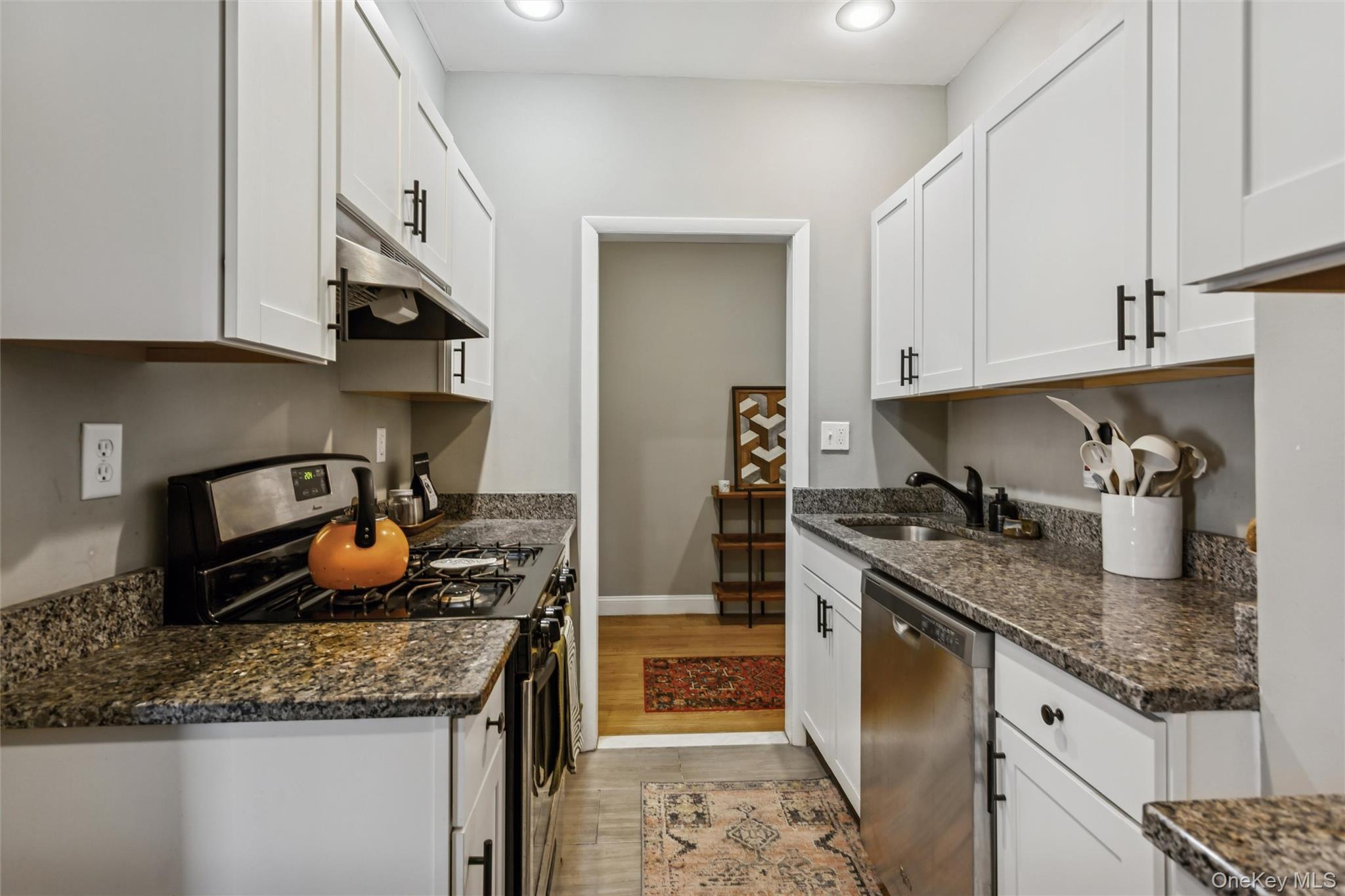 12 Hempstead Avenue Unit: 3N